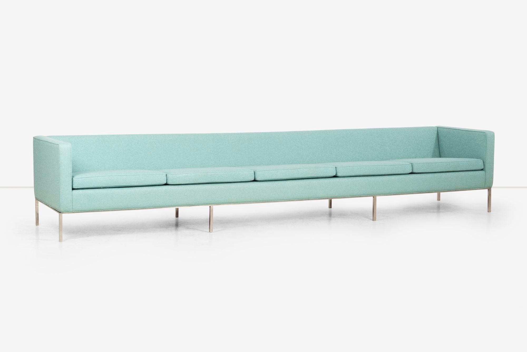 William Armbruster, maßgefertigtes monumentales fünfsitziges Sofa mit fünf Sitzen für Chase Manhattan im Angebot 1