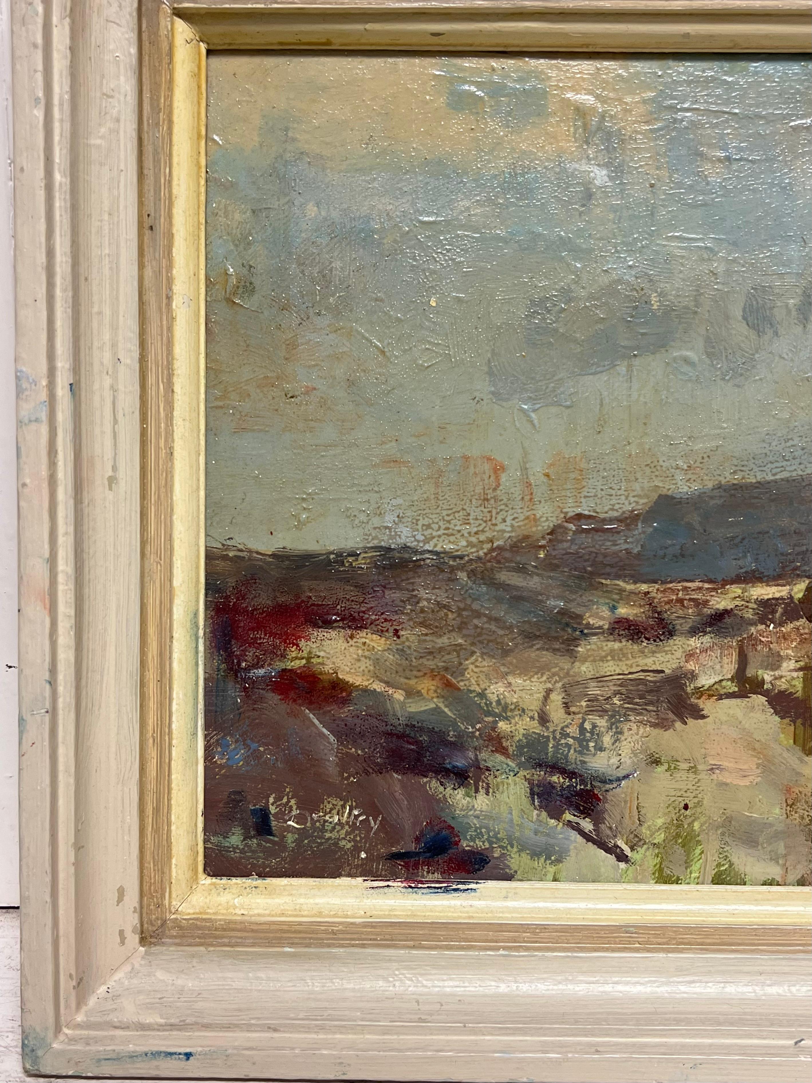 Peinture à l'huile impressionniste écossaise du 20e siècle signée Ferme dans les collines des Highlands - Marron Landscape Painting par William B Dealtry