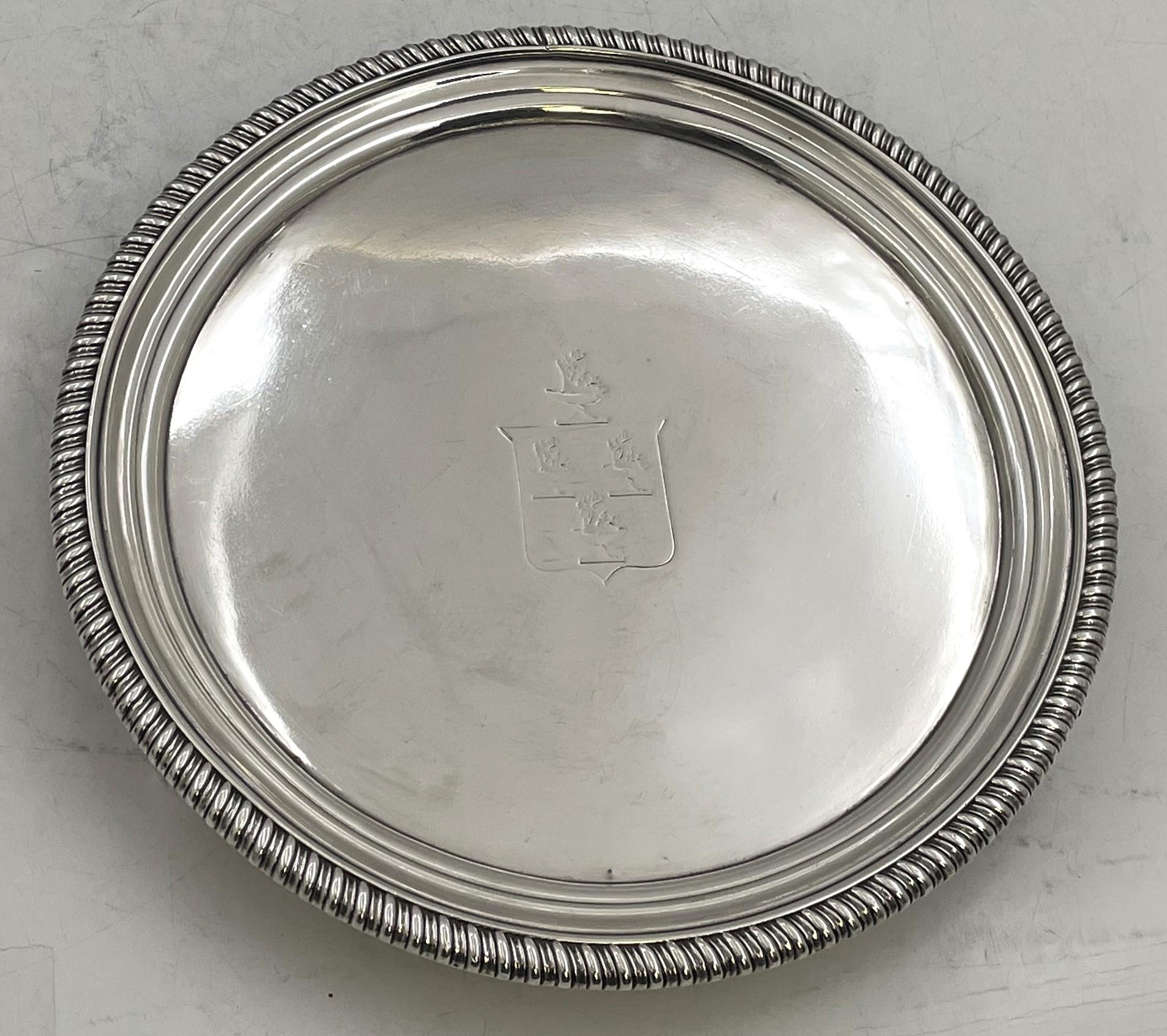 William Bateman Pareja de fuentes / bandejas con pie de plata de ley de 1812 Georgiano en venta