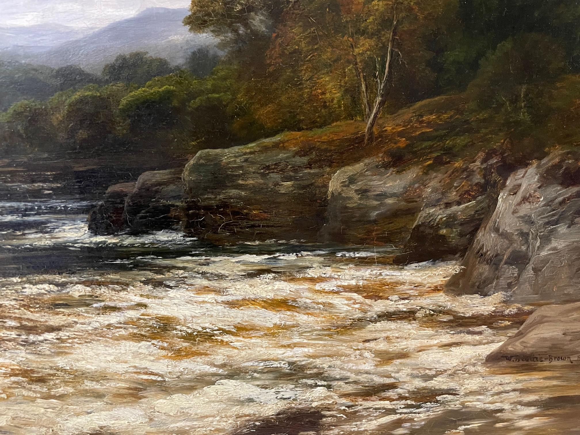 Un bel paesaggio del XIX secolo dipinto a olio su tela dall'artista scozzese William Beattie-Brown (1831-1909), raffigurante un fiume delle Highlands in piena. Beattie-Brown eccelle nel catturare il movimento dell'acqua e le colline atmosferiche