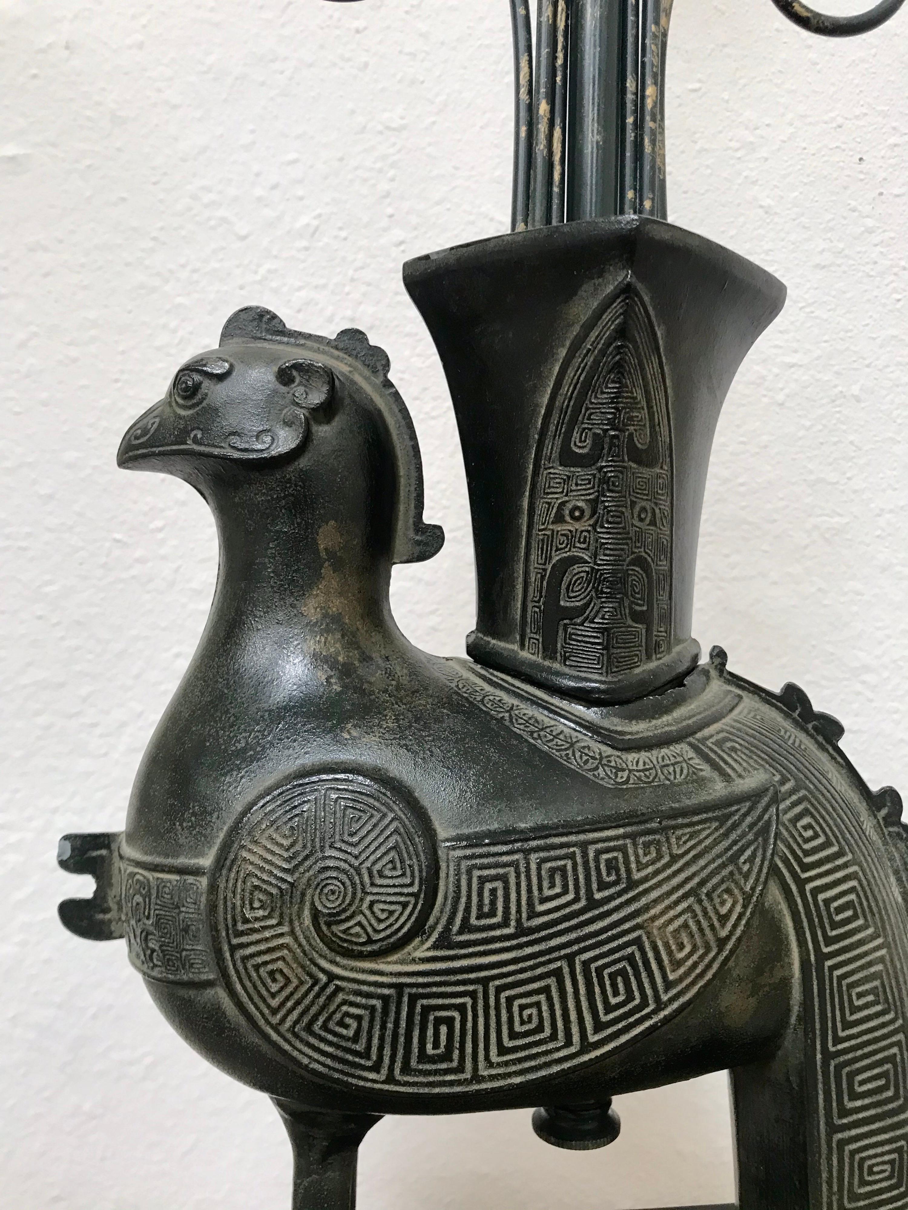 William Billy Haines, Tischlampe aus Metallguss mit pompejanischer Bronze, Paar, 1950er-Jahre im Angebot 2
