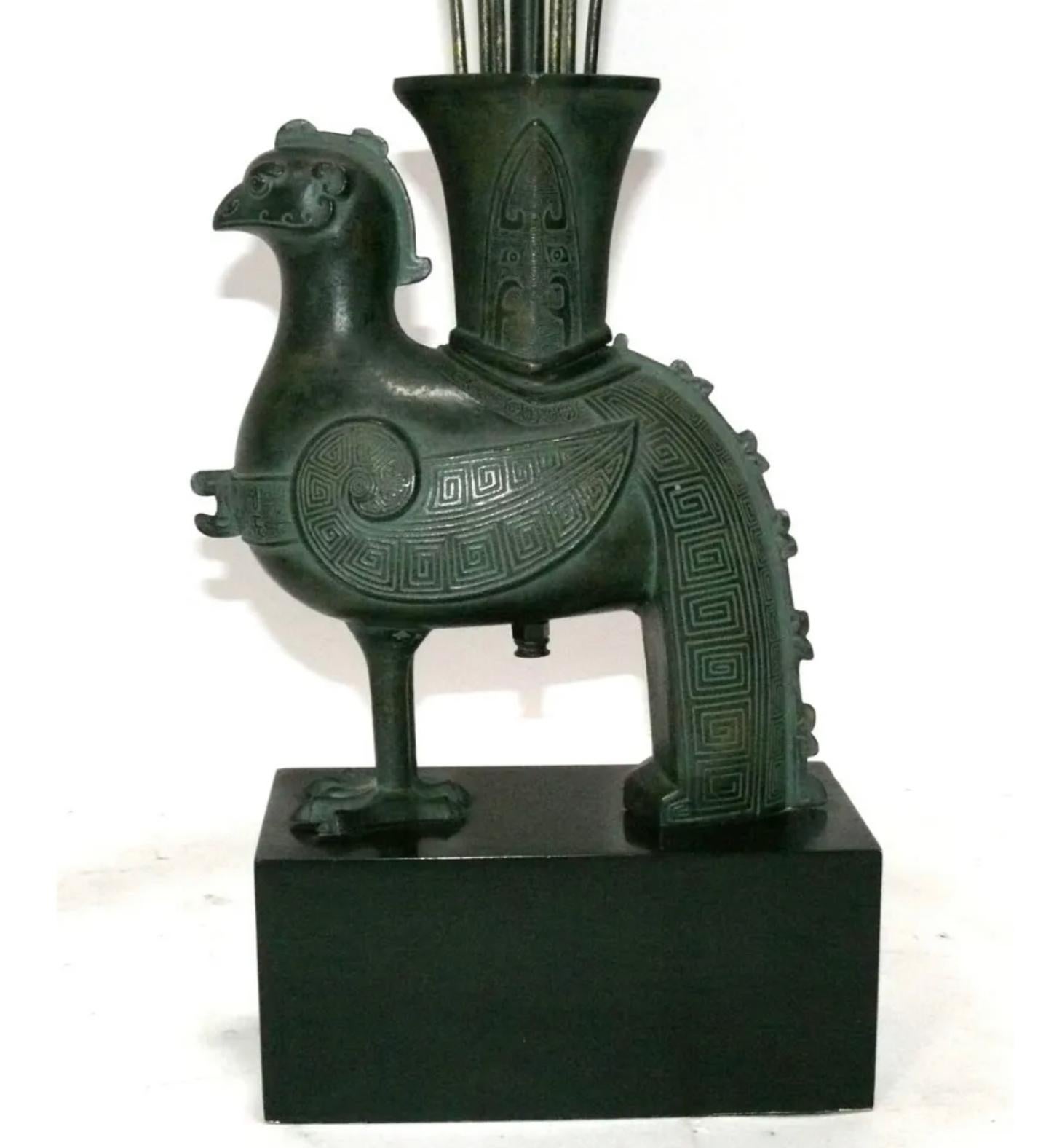 William Billy Haines, Tischlampe aus Metallguss mit pompejanischer Bronze, Paar, 1950er-Jahre (Hollywood Regency) im Angebot
