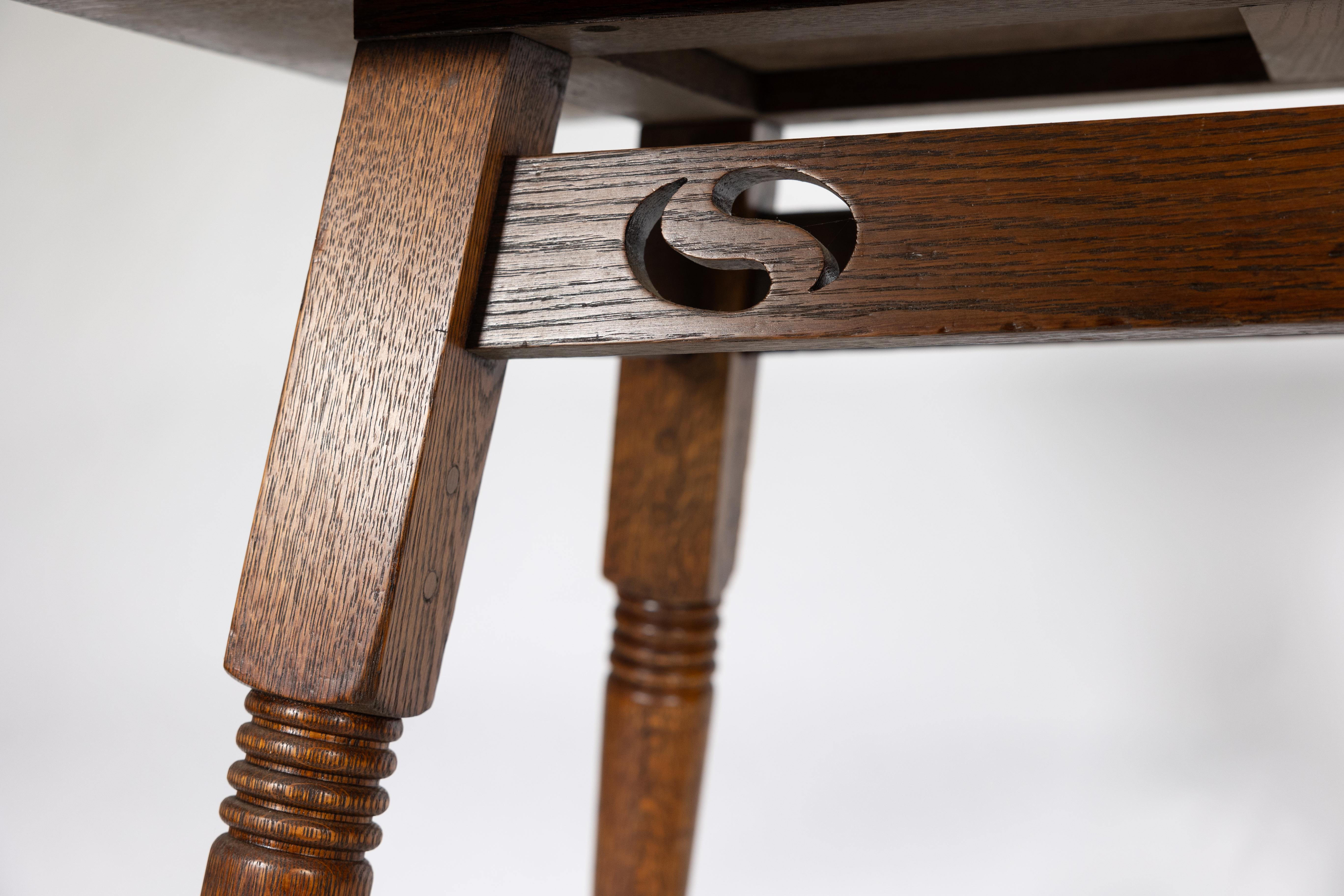 William Birch. Grande table d'appoint en chêne de style Arts and Crafts en vente 9