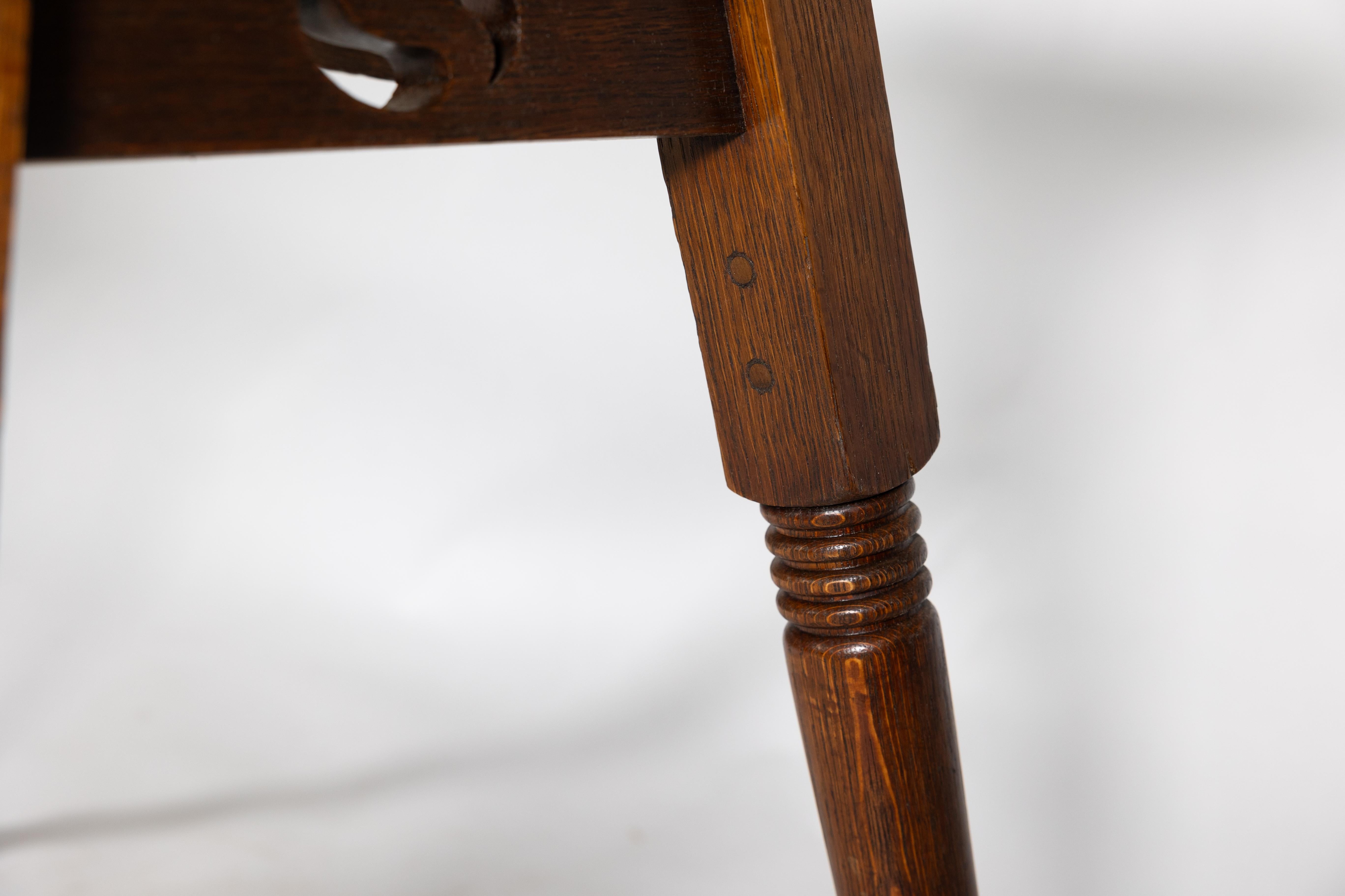 William Birch. Grande table d'appoint en chêne de style Arts and Crafts en vente 10