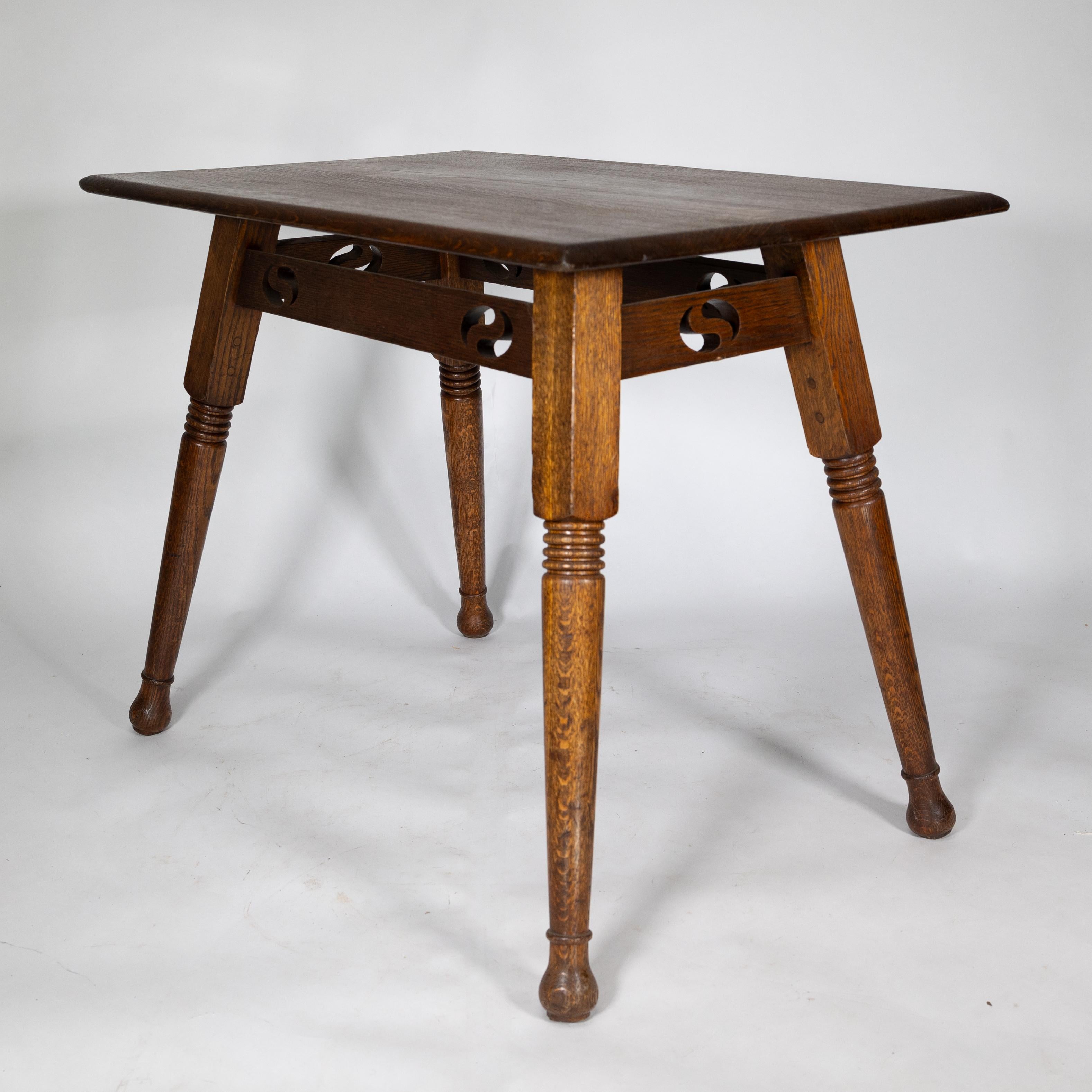 William Birch. Grande table d'appoint en chêne de style Arts and Crafts en vente 2