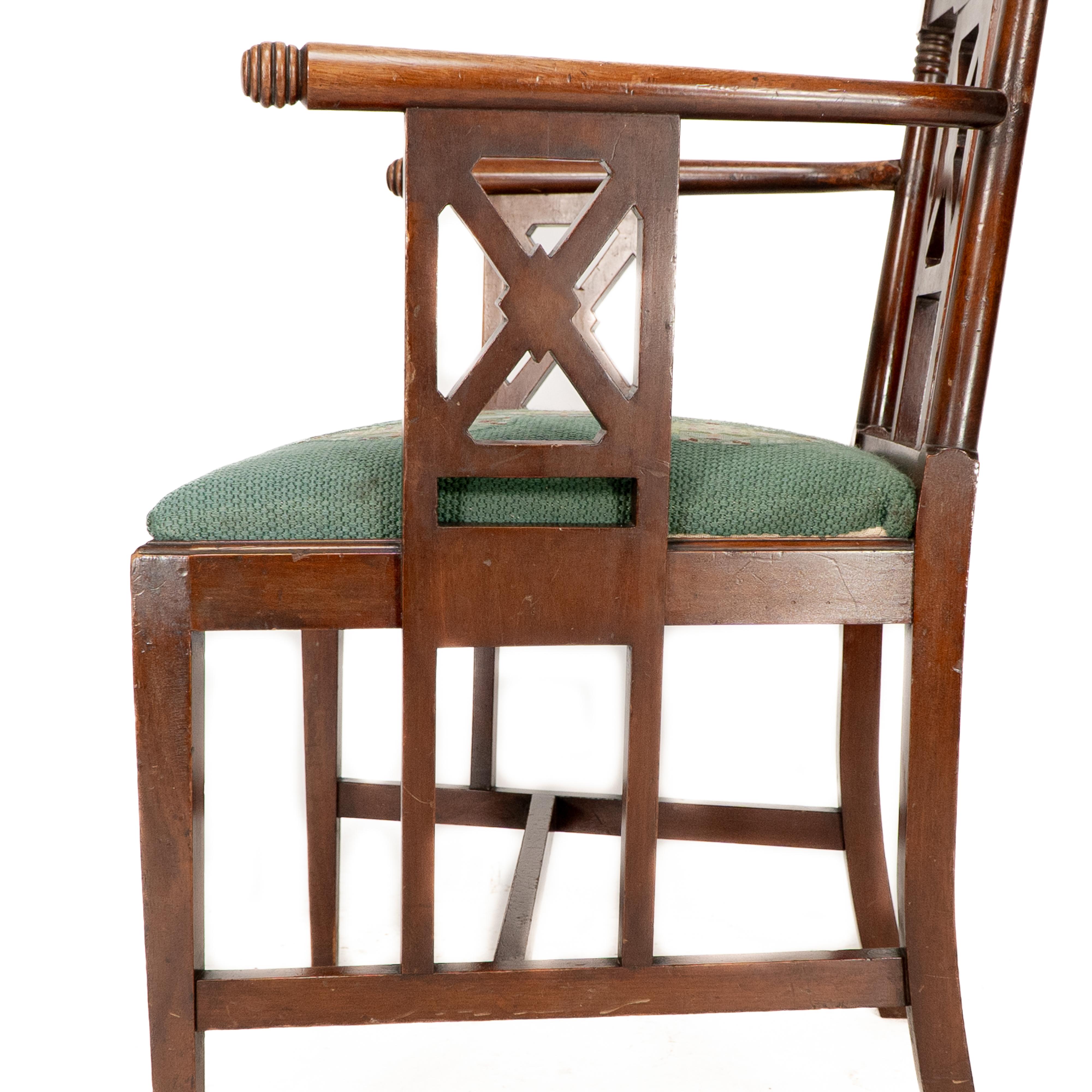 William Birch. Una poltrona in noce dell'Aesthetic Movement con terminali a sfera torniti in vendita 7