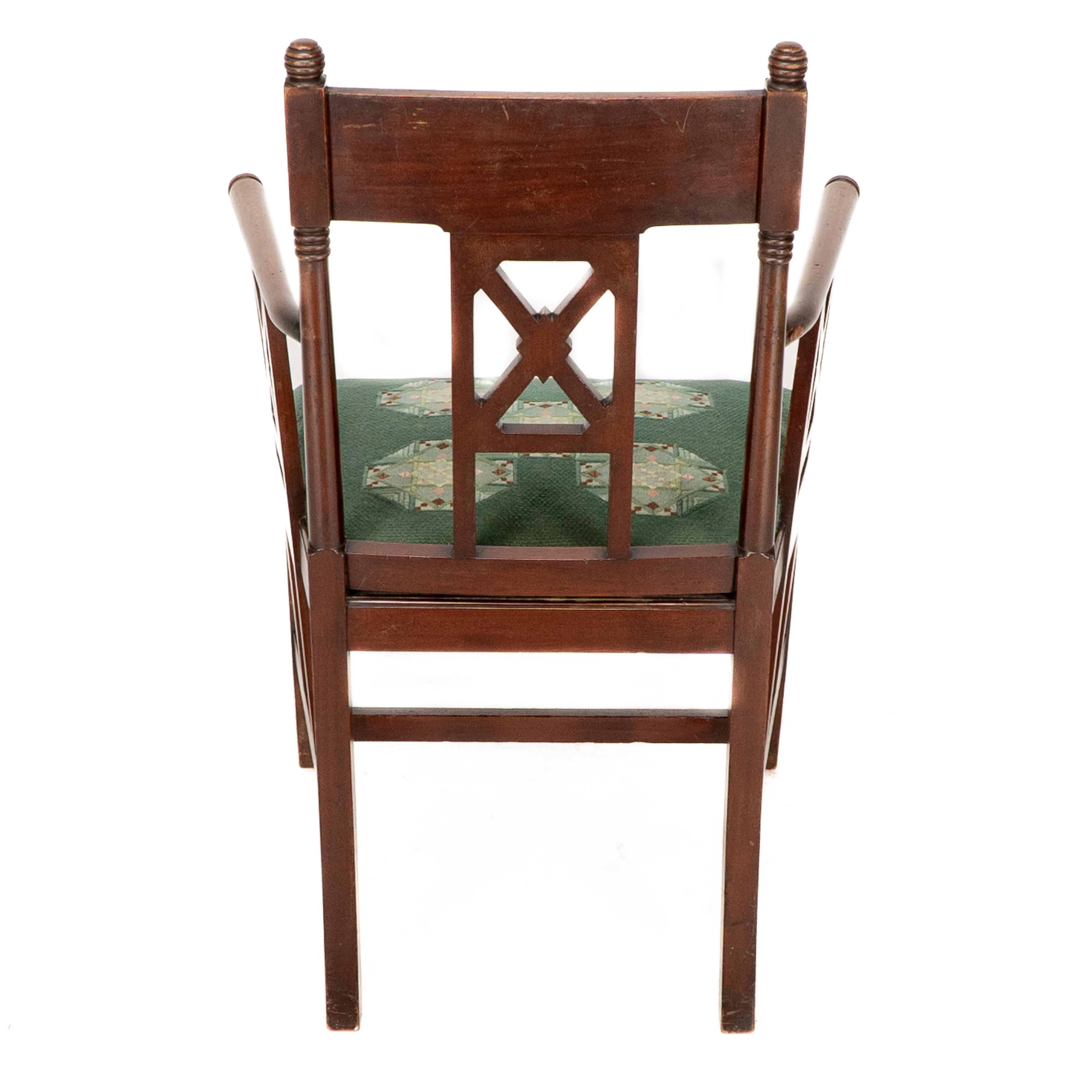 William Birch. Una poltrona in noce dell'Aesthetic Movement con terminali a sfera torniti in vendita 12