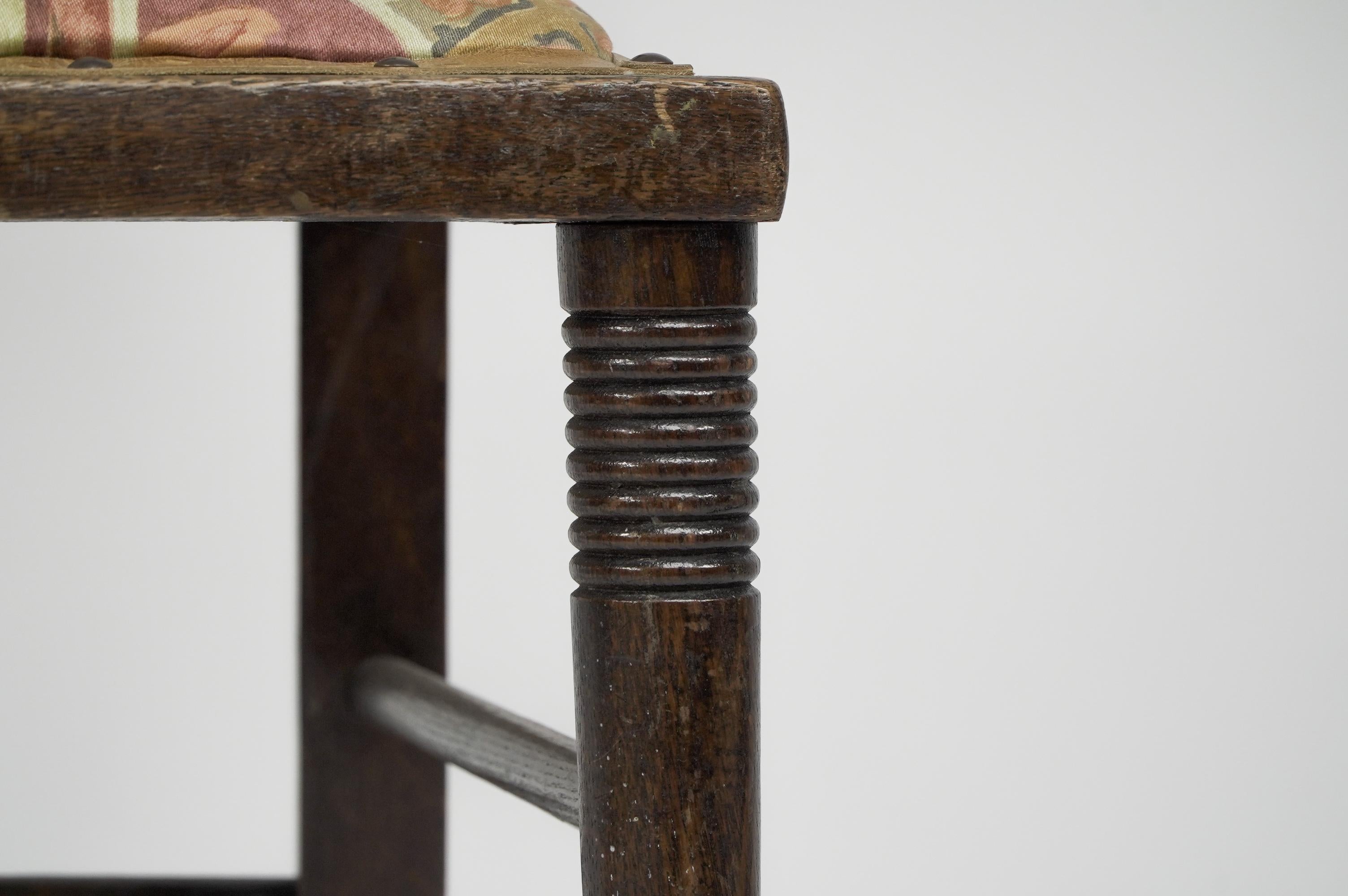 William Birch. Ein gepolsterter Stuhl aus Eiche im Arts and Craft-Stil im Angebot 4