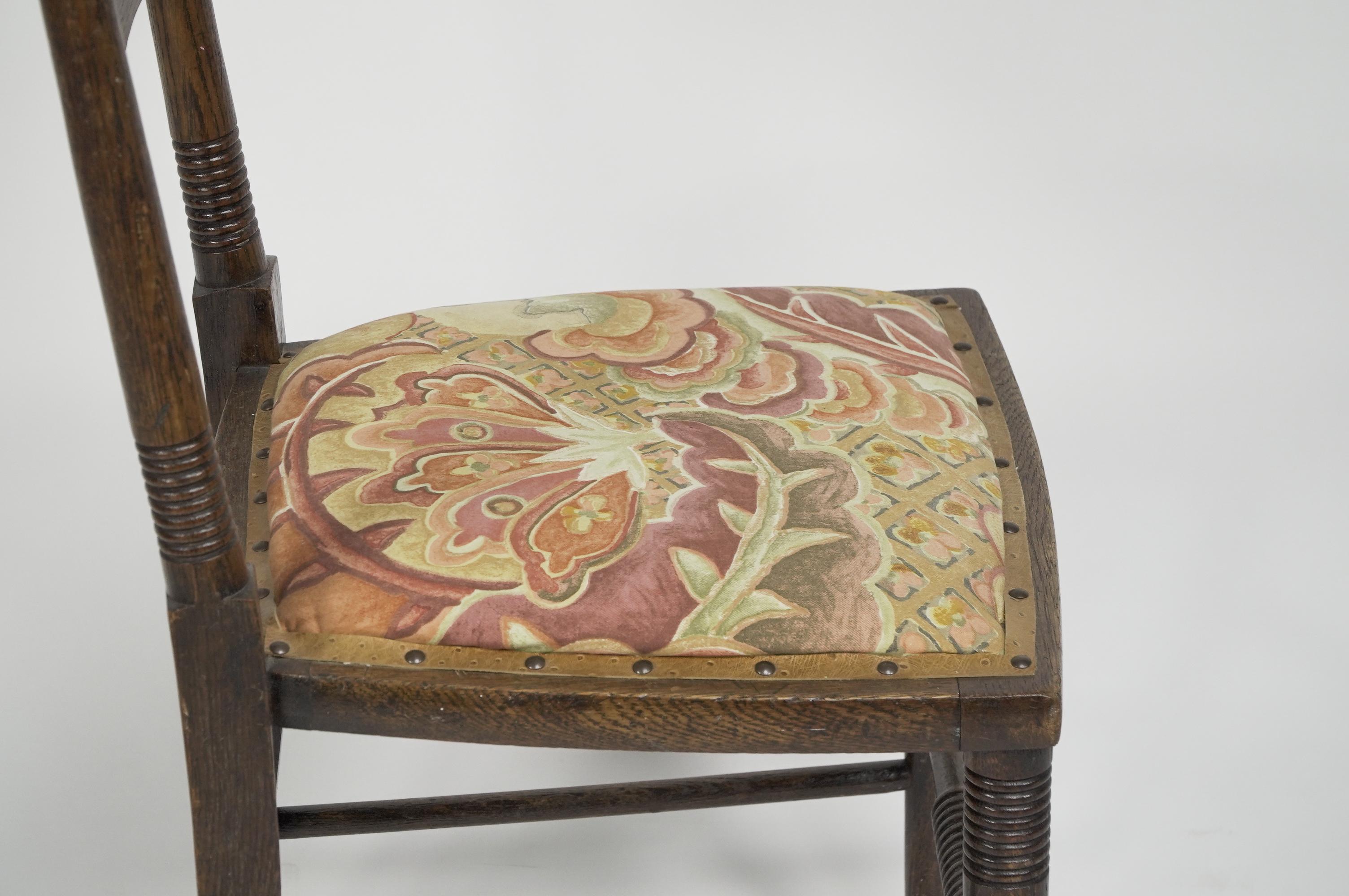 William Birch. Ein gepolsterter Stuhl aus Eiche im Arts and Craft-Stil im Angebot 1