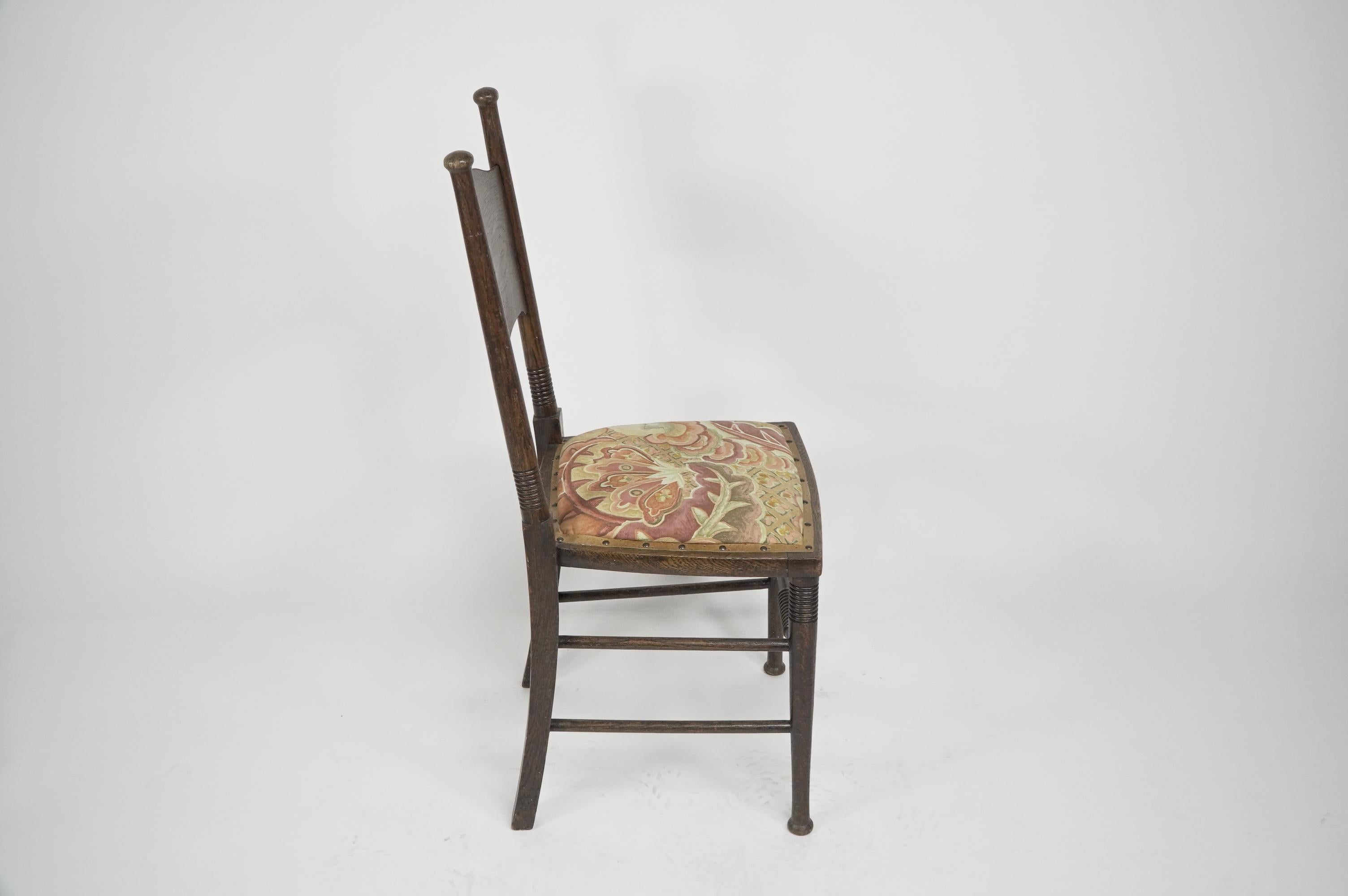 William Birch. An Arts and Crafts Oak upholstered chair In Good Condition For Sale In London, GB