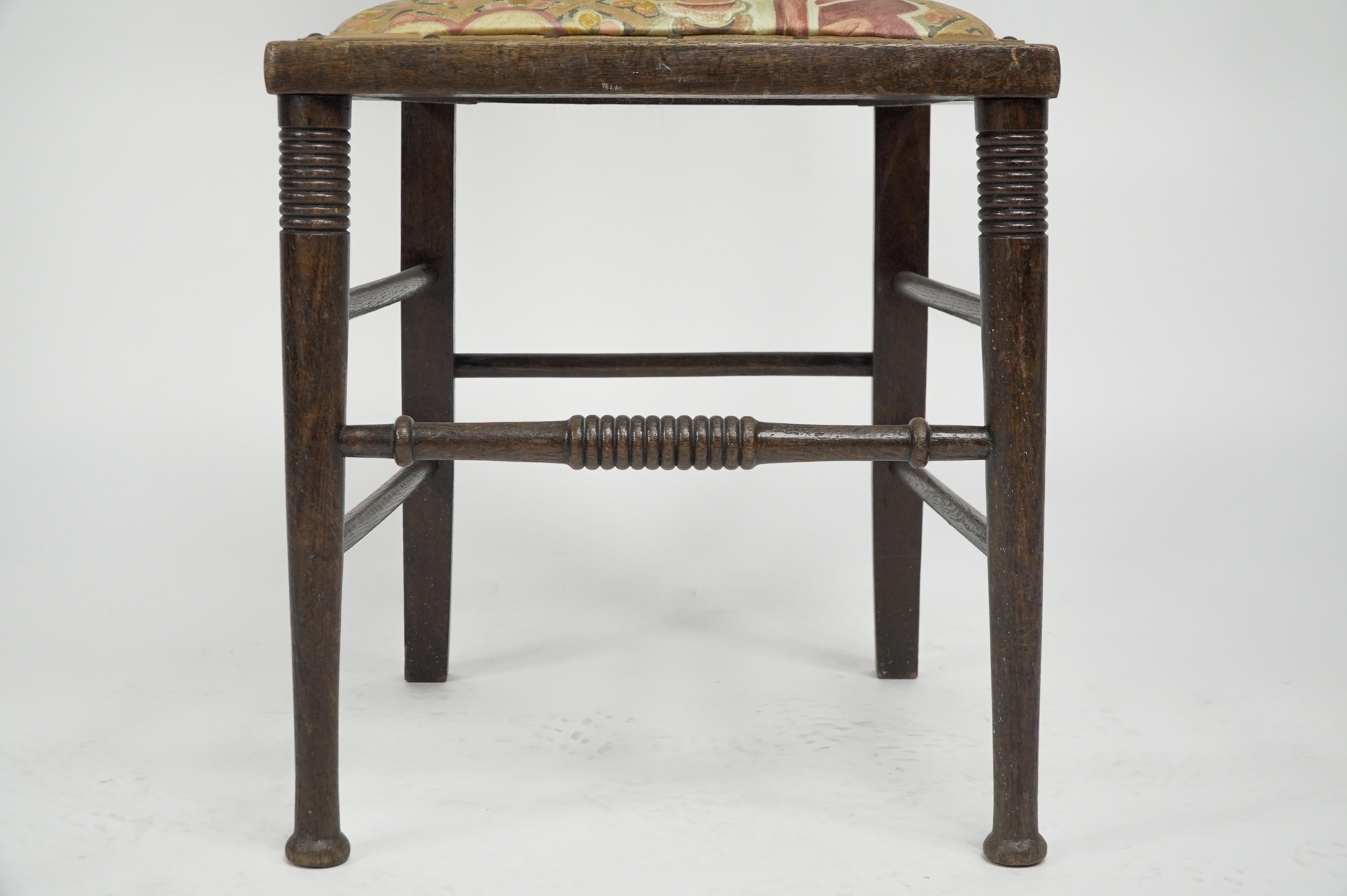 William Birch. Ein gepolsterter Stuhl aus Eiche im Arts and Craft-Stil im Angebot 2