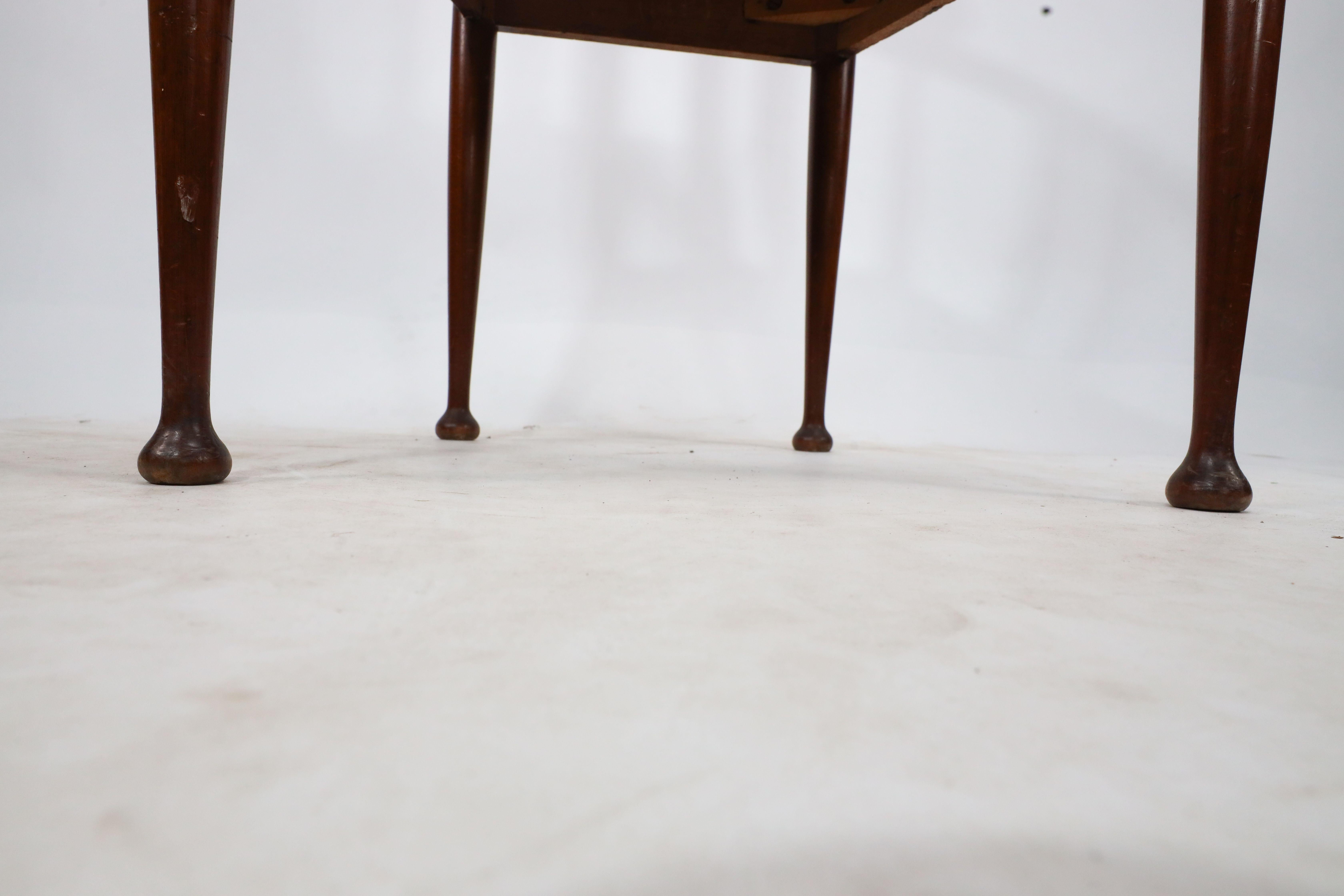 William Birch (probablement). Fauteuil en noyer de style Arts and Crafts en vente 3