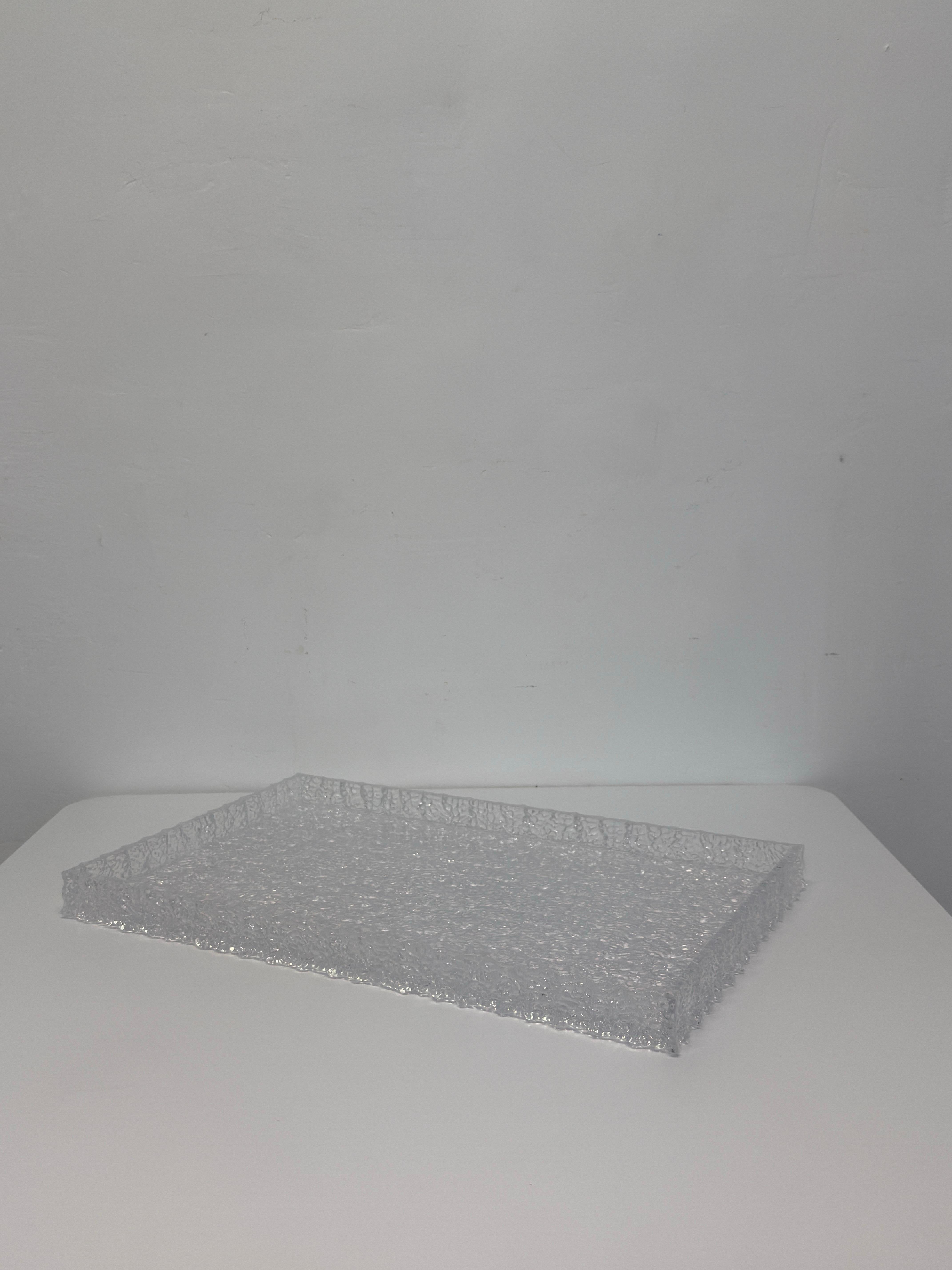 American William Bounds Grainware Faceted Lucite Service Tray, 1960s For Sale