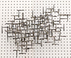 Sculpture murale à clous abstraits de William Bowie