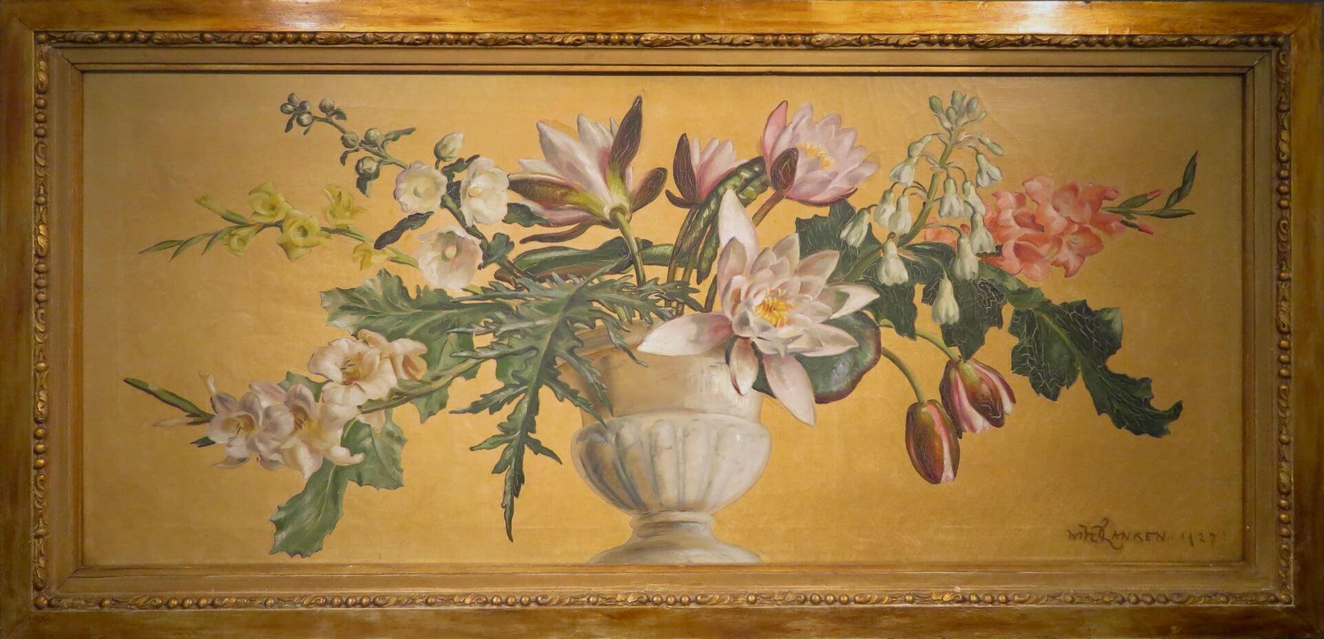LARGE CLASSICAL 1920's COUNTRY HOUSE STYLE STILL LIFE OF FLOWERS OIL PAINTING - Realist Painting by William Bruce Ellis Ranken