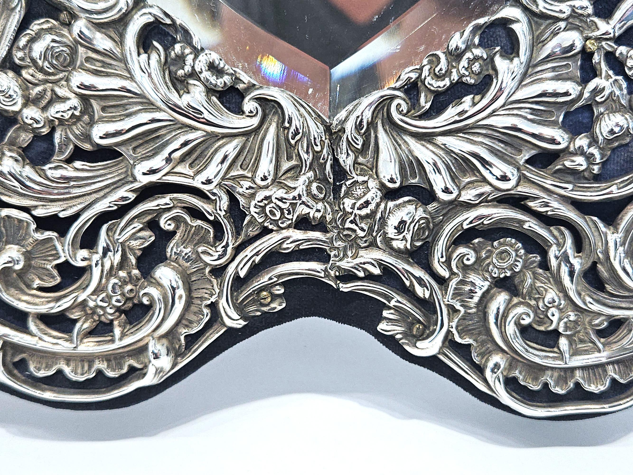 Inizio XX secolo Specchio da toilette in argento a forma di cuore di William Comyns, Londra 1906 in vendita