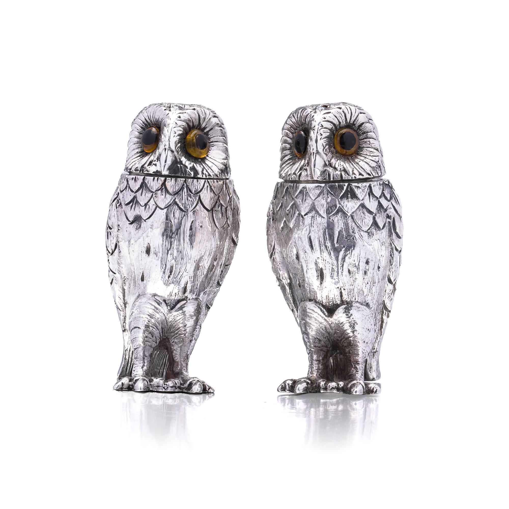 Britannico William Comyns & Sons Ltd: gufo in argento sterling per sale e pepe, 1975 in vendita
