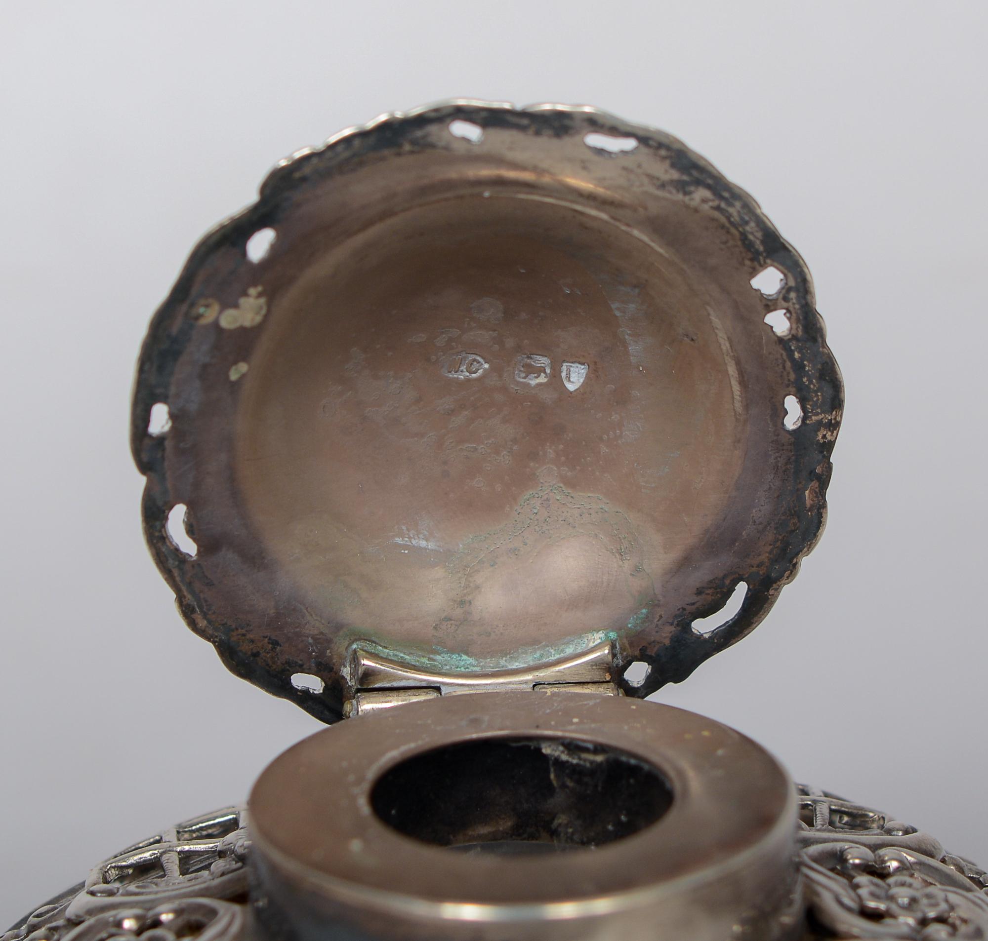 William Comyns Victorian Repousse Sterling Silver and Crystal Inkwell 1895 For Sale 2