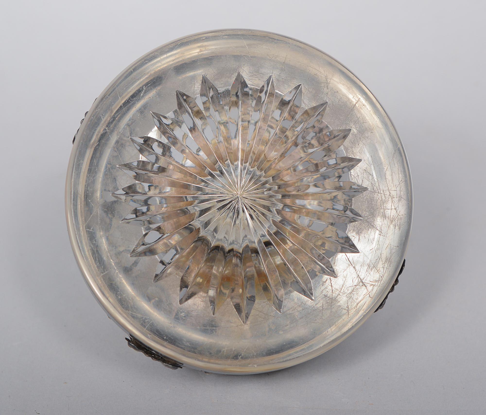 William Comyns Victorian Repousse Sterling Silver and Crystal Inkwell 1895 For Sale 3