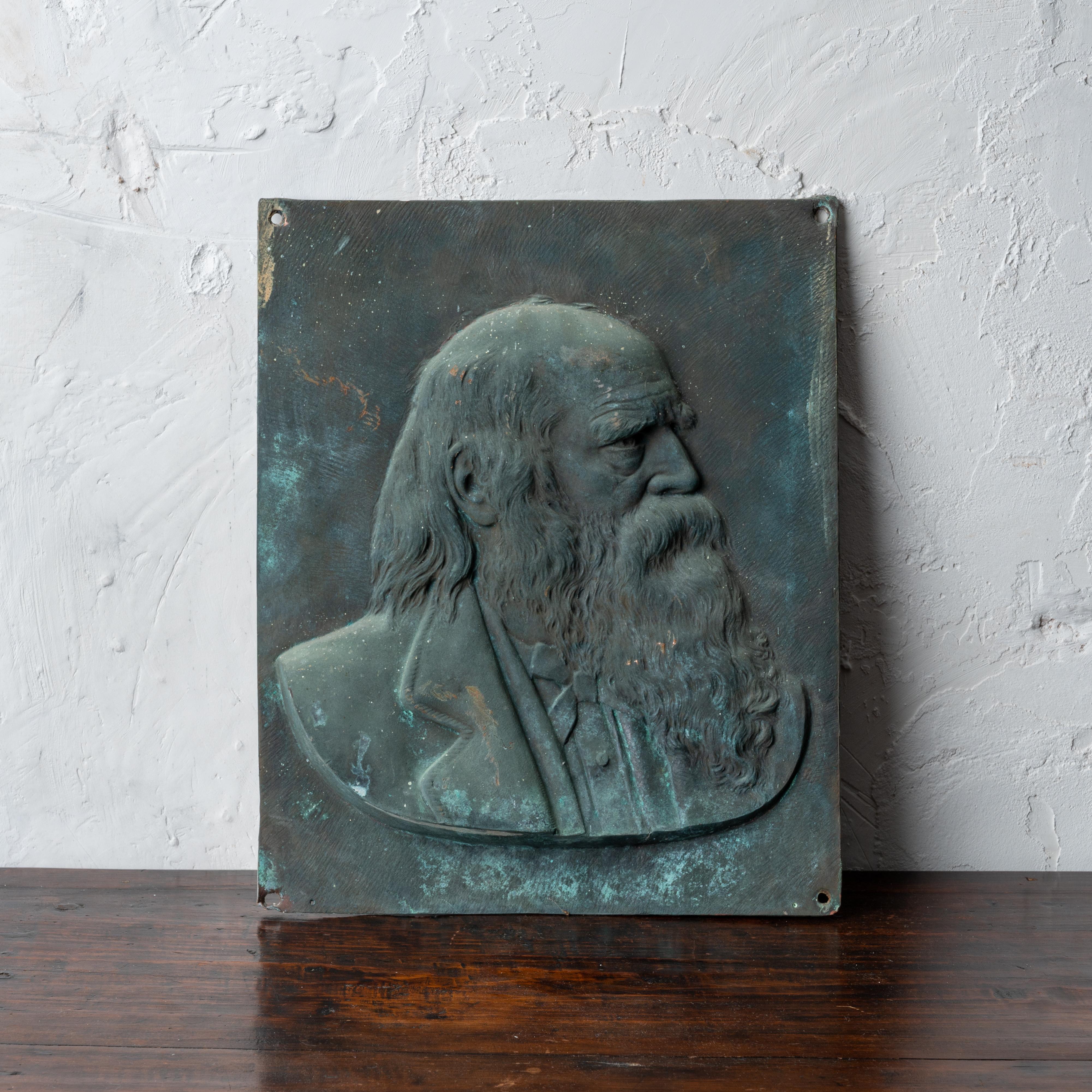 Bronzerelief-Porträtplakette von William Cullen Bryant, um 1880, unsigniert.

11 ¾ Zoll breit, 14 ½ Zoll hoch und 1 ½ Zoll tief

