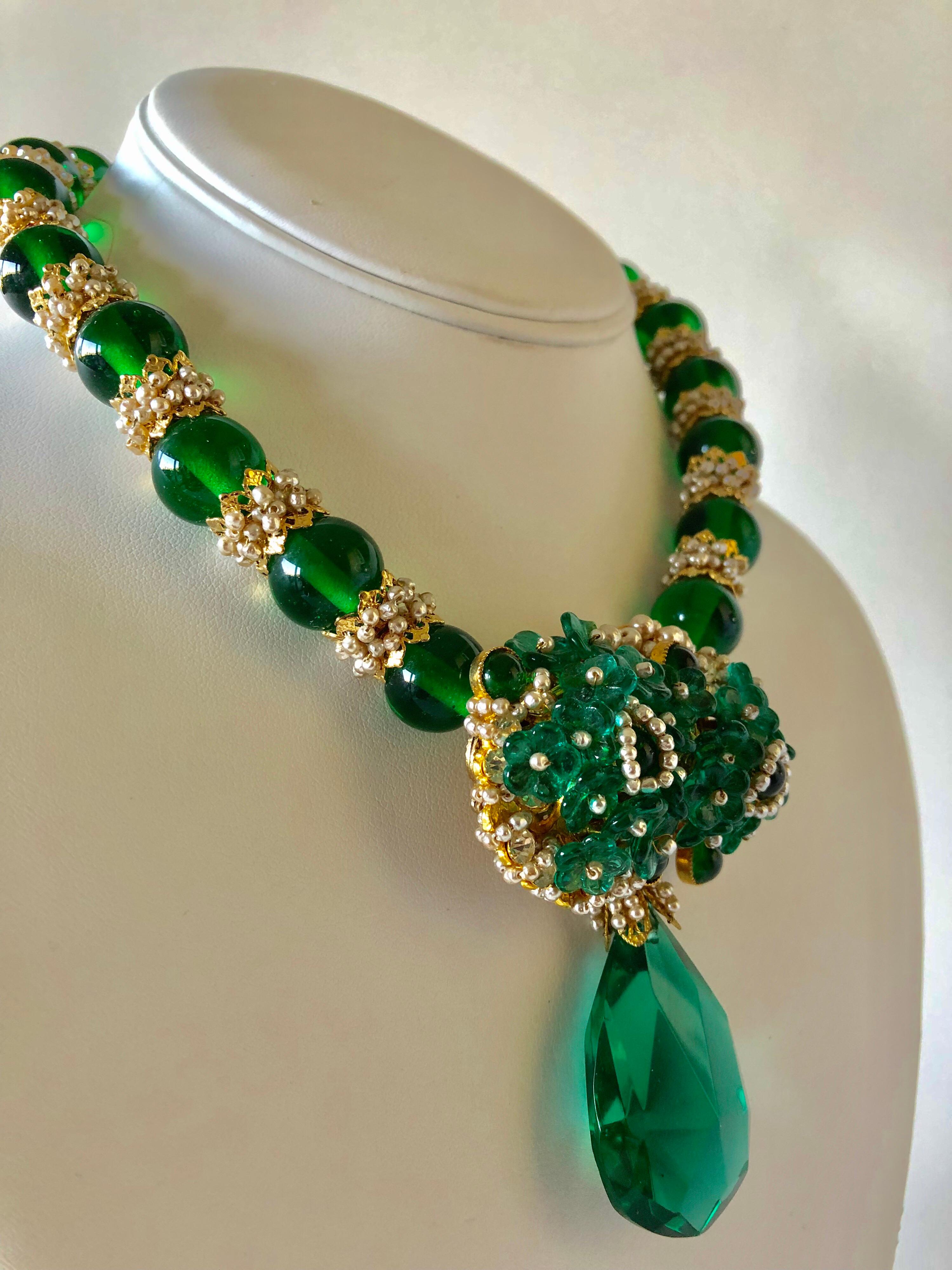 Desiger Faux Emerald Diamanté Statement Necklace (Prototype) by WIlliam De Lillo In Excellent Condition In Palm Springs, CA