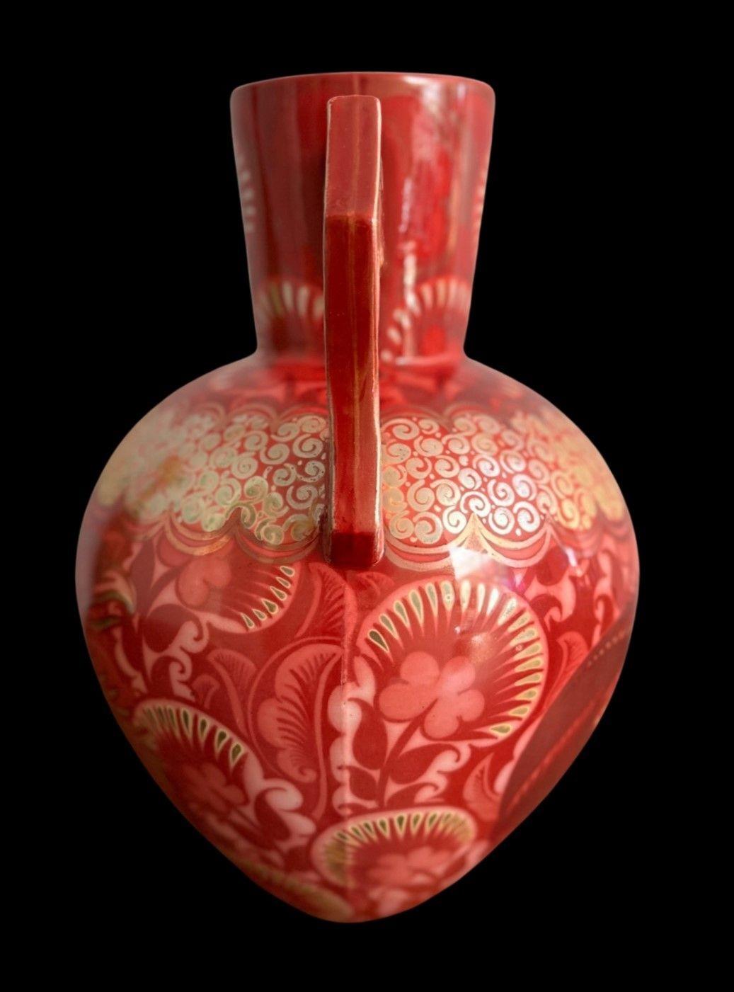 William De Morgan Vase In Good Condition For Sale In Chipping Campden, GB