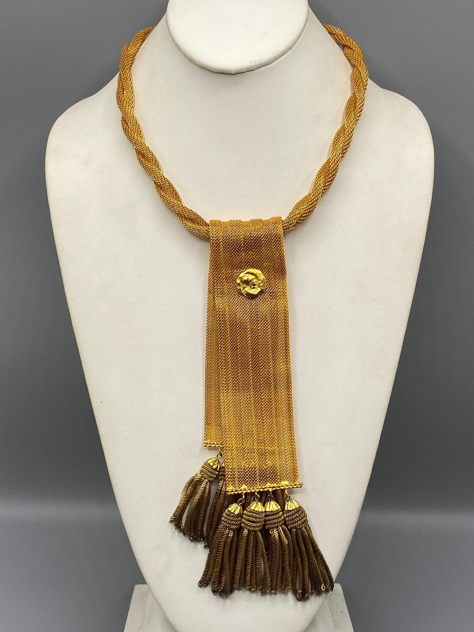 Women's or Men's William DeLillo 1970s Mesh Ribbon & Tassel Brooch & Pendant Necklace For Sale