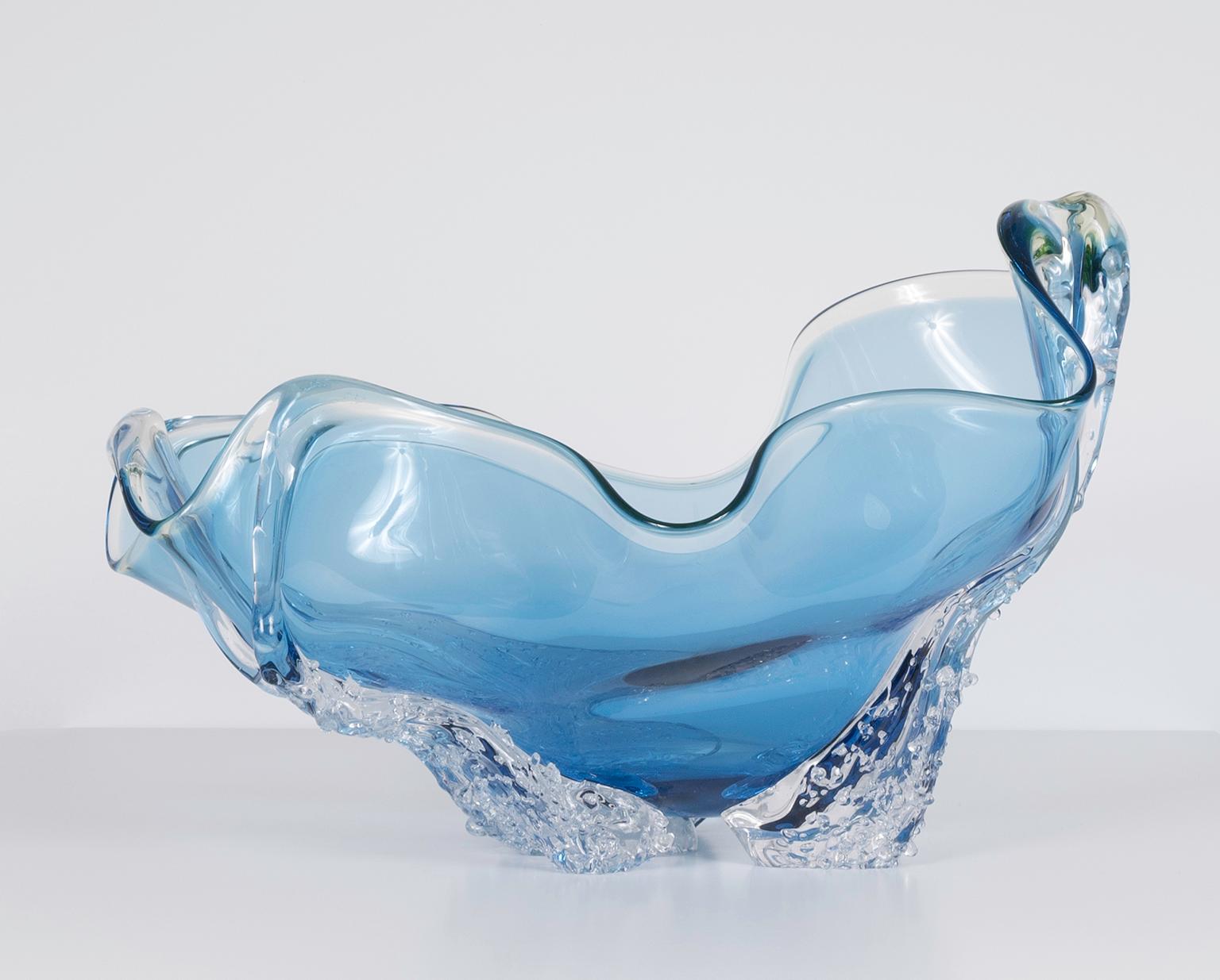 Bol en verre soufflé à la main « #20 Uranium (Aqua) », unique en son genre par l'artiste William Dexter en vente 3
