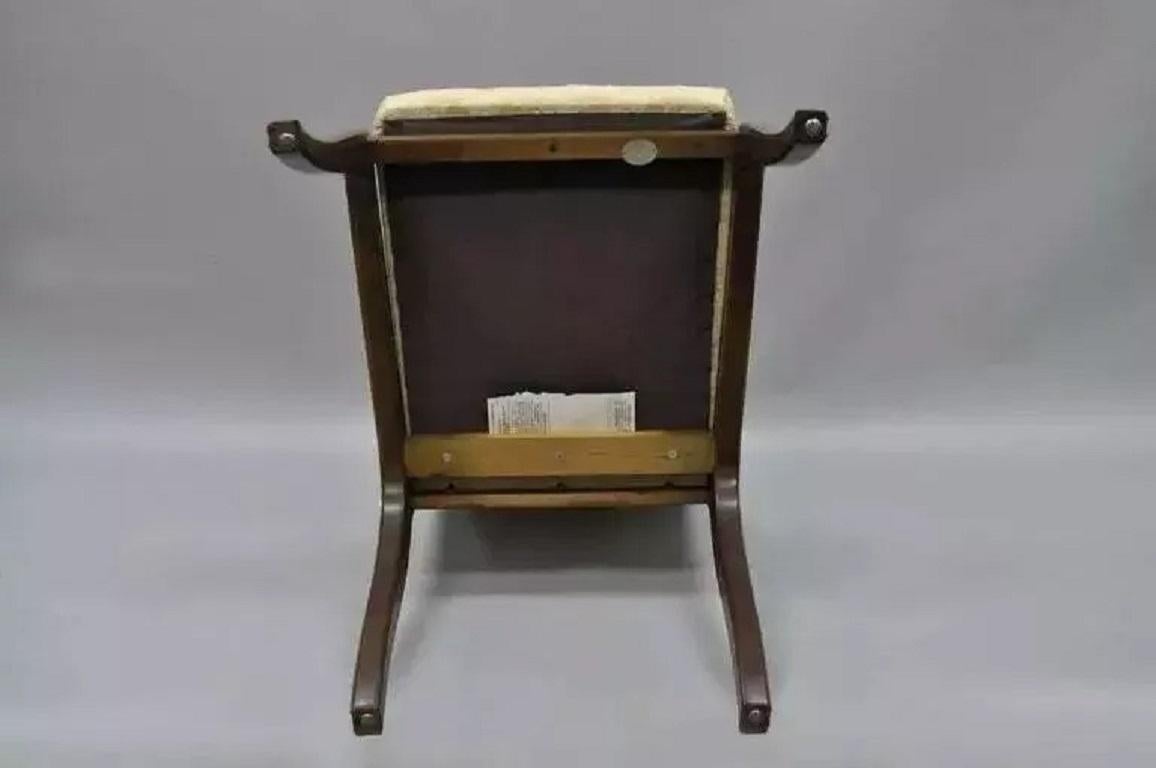 William Doezema Baker Mastercraft - Sedie da pranzo imbottite con intarsi in ottone - Coppia in vendita 2