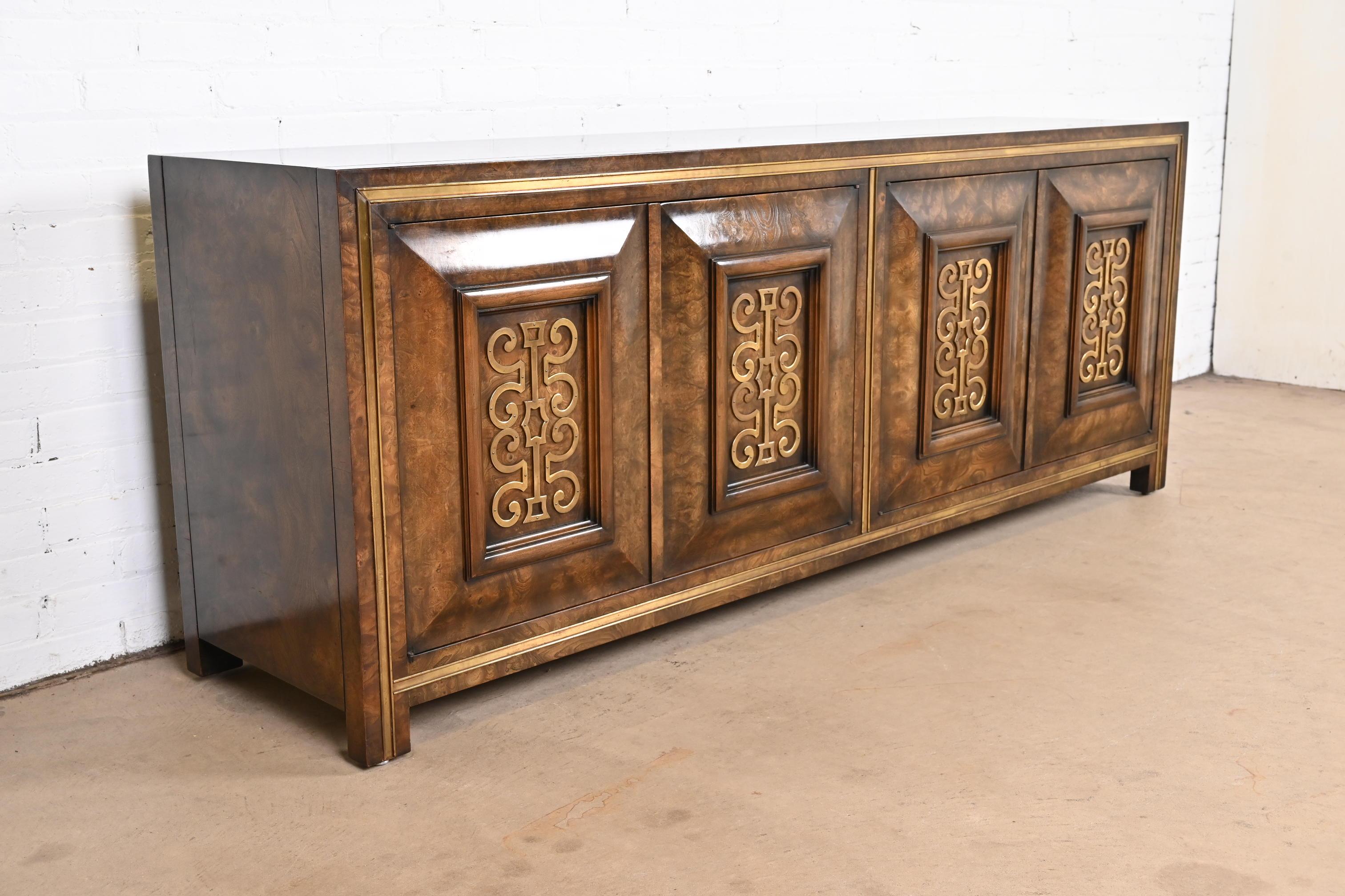 Late 20th Century William Doezema for Mastercraft Hollywood Regency Burl Wood and Brass Credenza For Sale