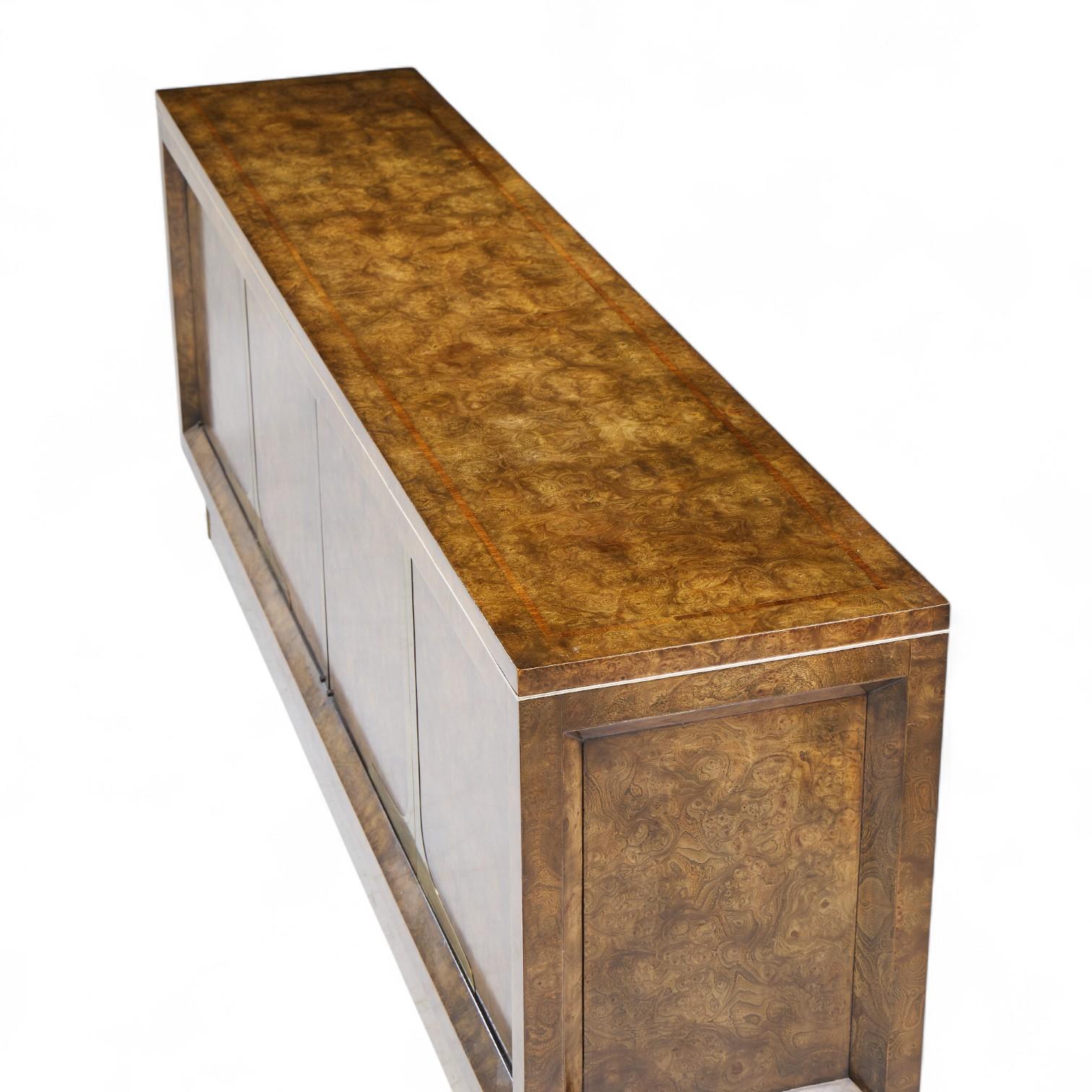 William Doezema per Mastercraft Credenza in legno di boro e ottone del metà del secolo scorso in vendita 4