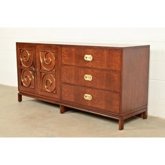 William Doezema pour Mastercraft Mid-Century Hollywood Regency Sideboard en noyer