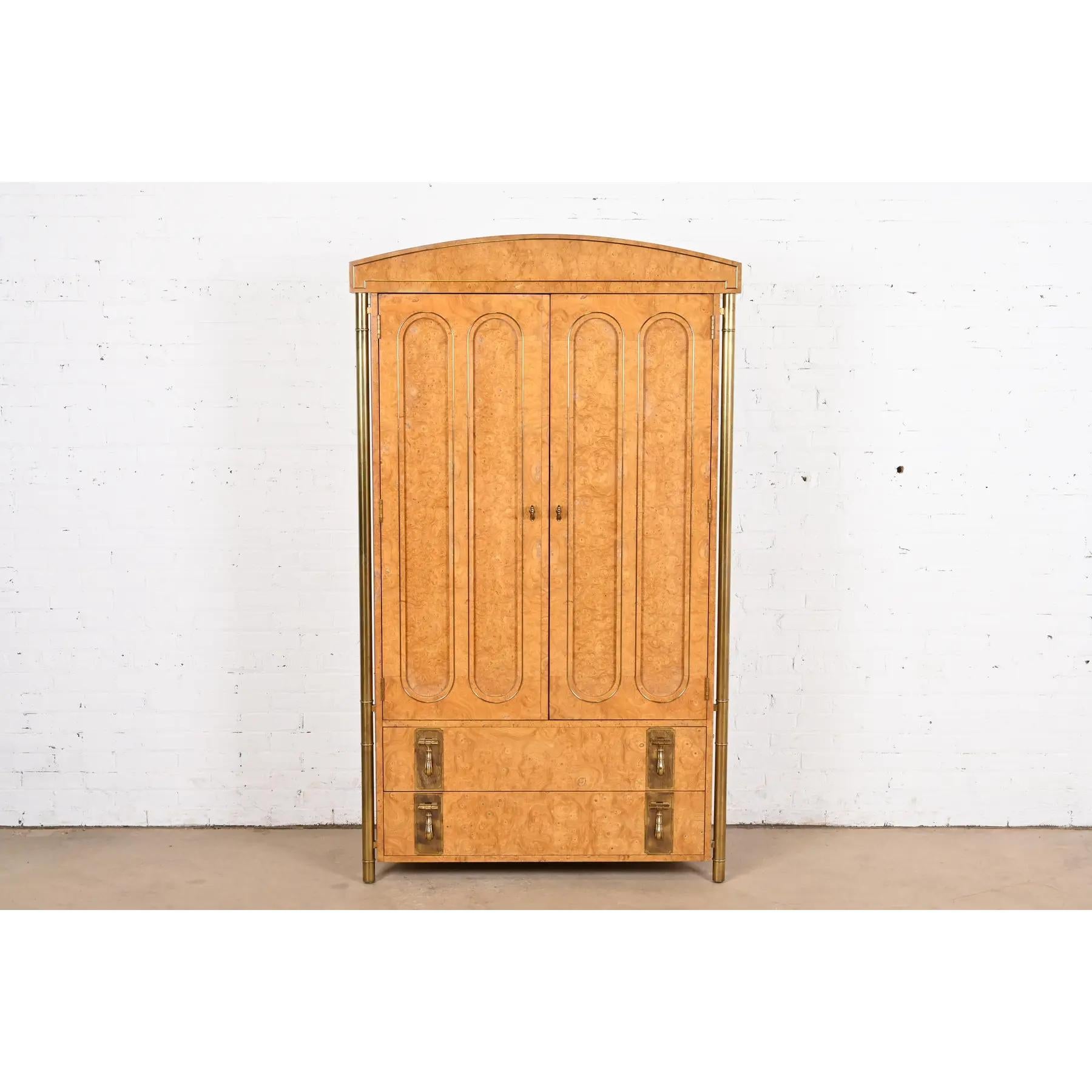 Mid-Century moderno William Doezema per Mastercraft Armoire Hollywood Regency moderno di metà secolo in vendita