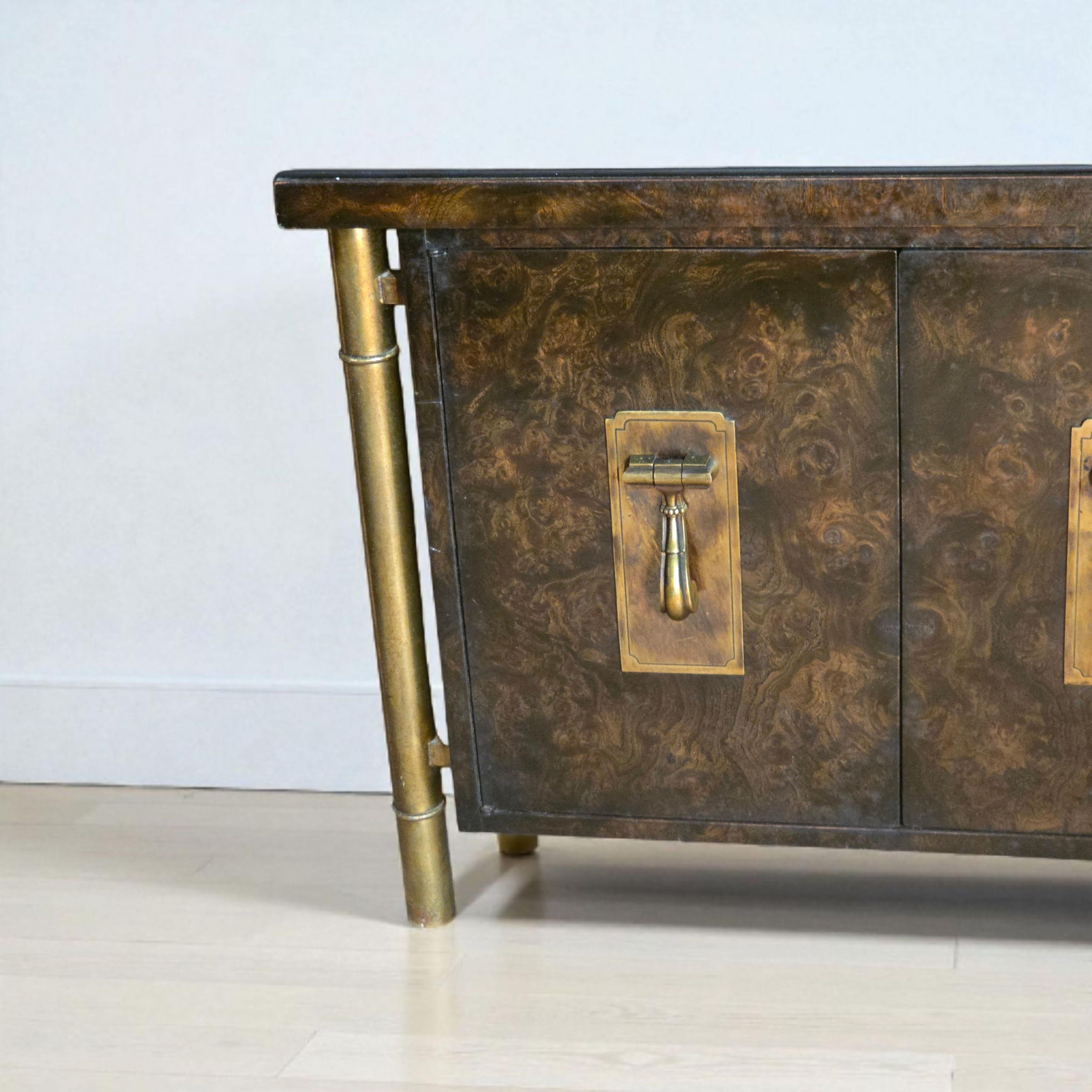 William Doezema per Mastercraft Armadio a due ante in ottone e Woods Williams in vendita 1