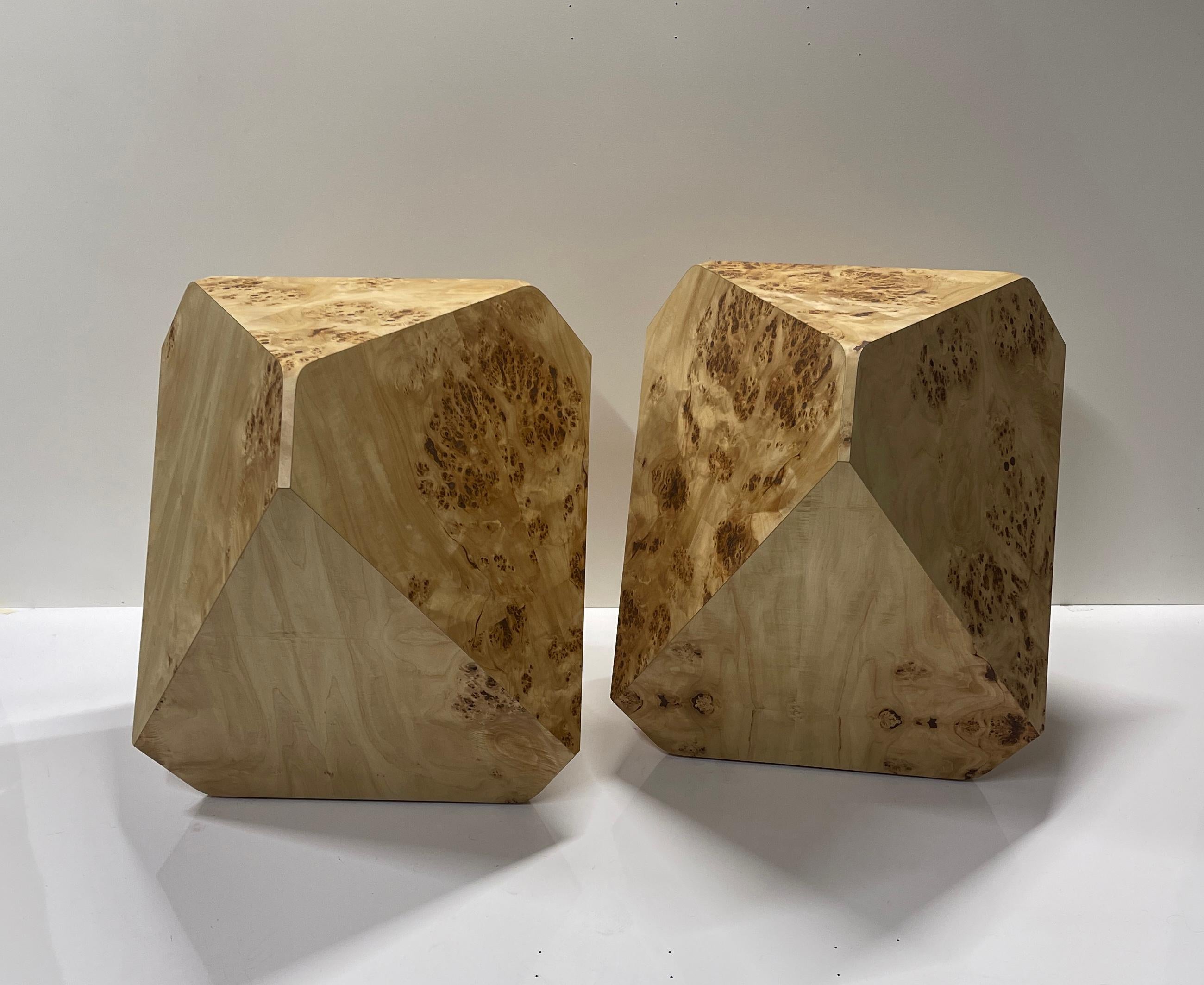 William Earle's iconic 'hal' dining pedestals in European Mappa burl In New Condition For Sale In Columbia, SC