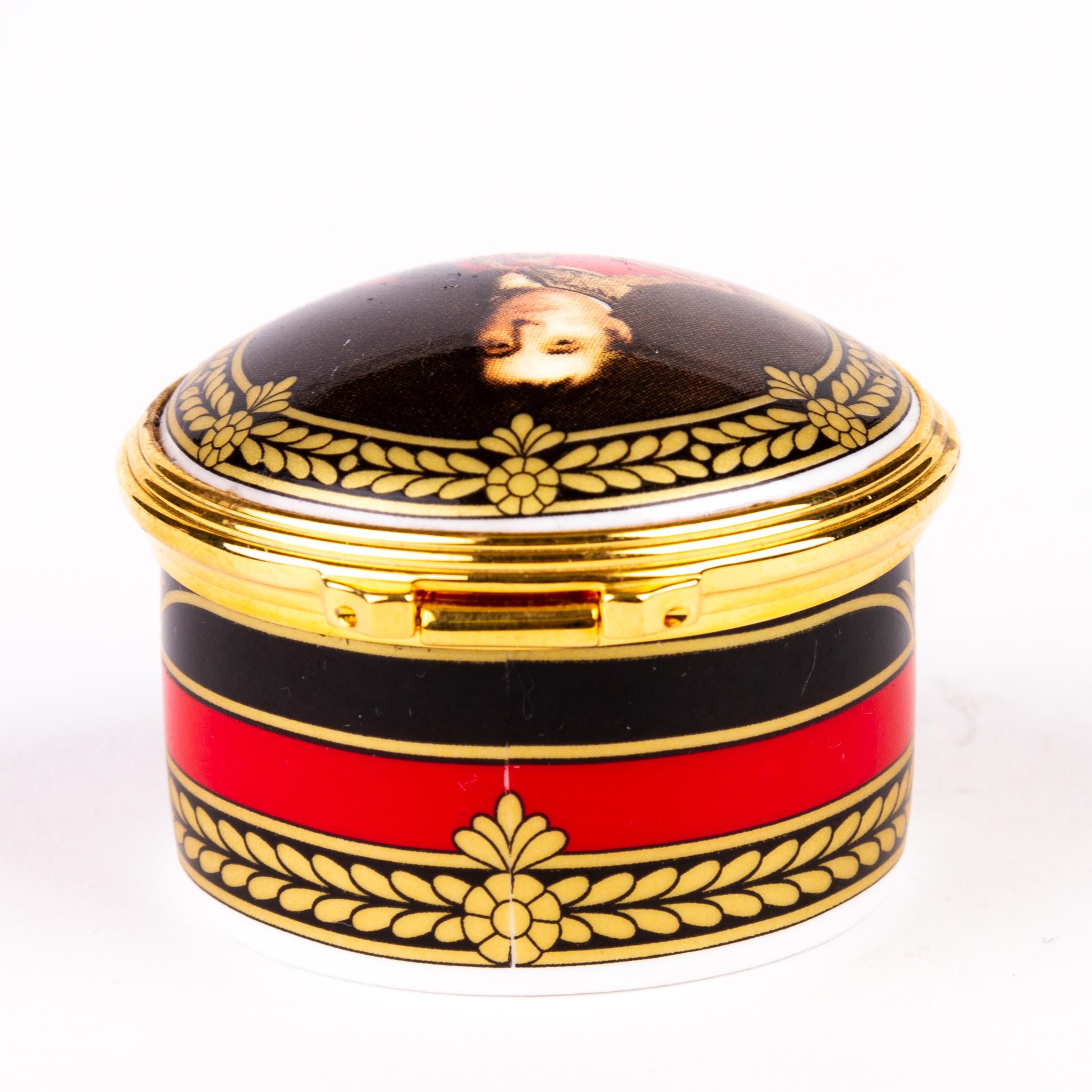 20th Century William Edwards Waterloo 24KT Gold Porcelain Pillbox   For Sale