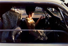 Sans titre (Femme dans la voiture avec le nettoyage à sec)