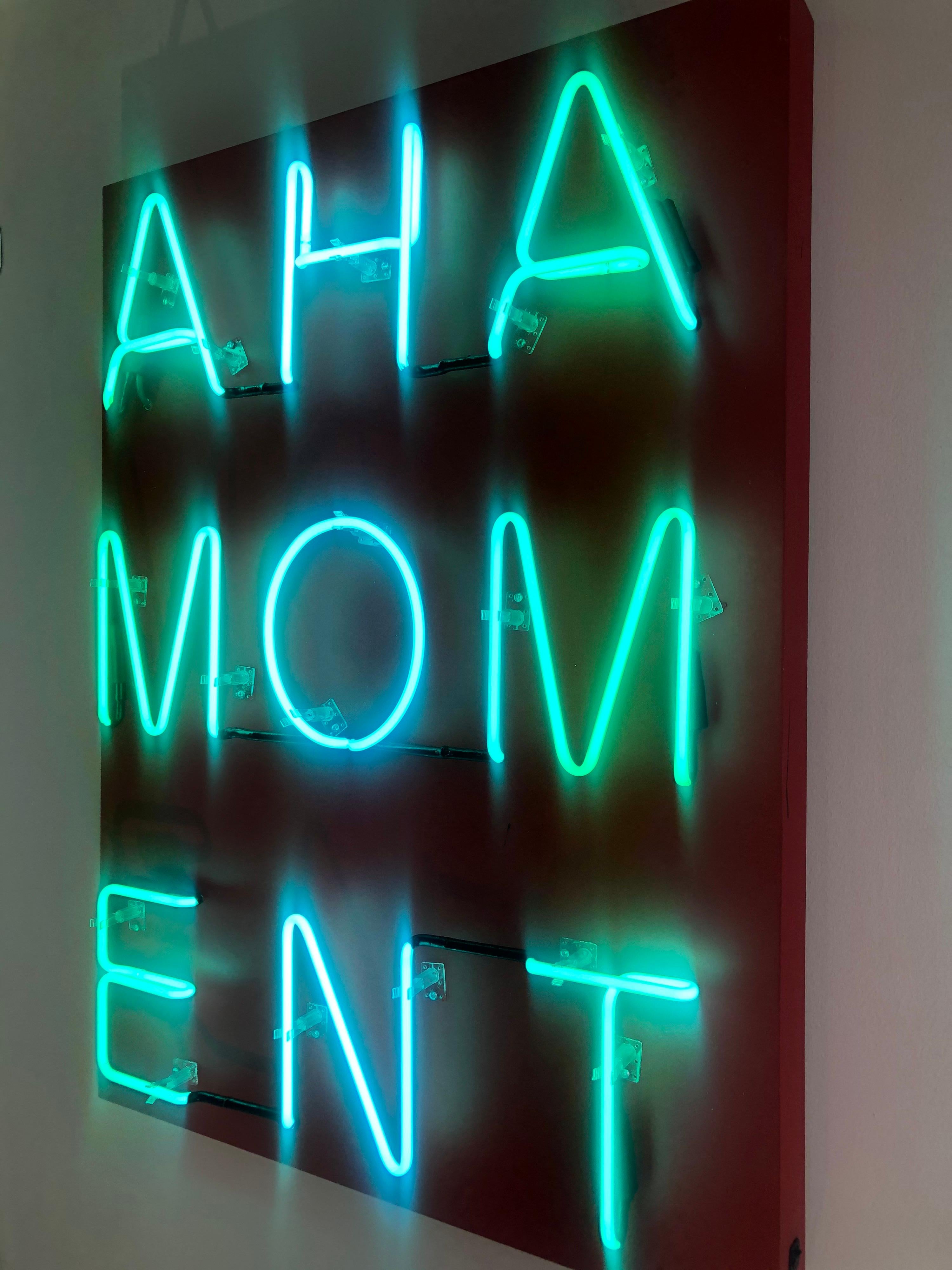Acryl und Neon auf Tafel mit dem Titel: AHA MOMENT 3