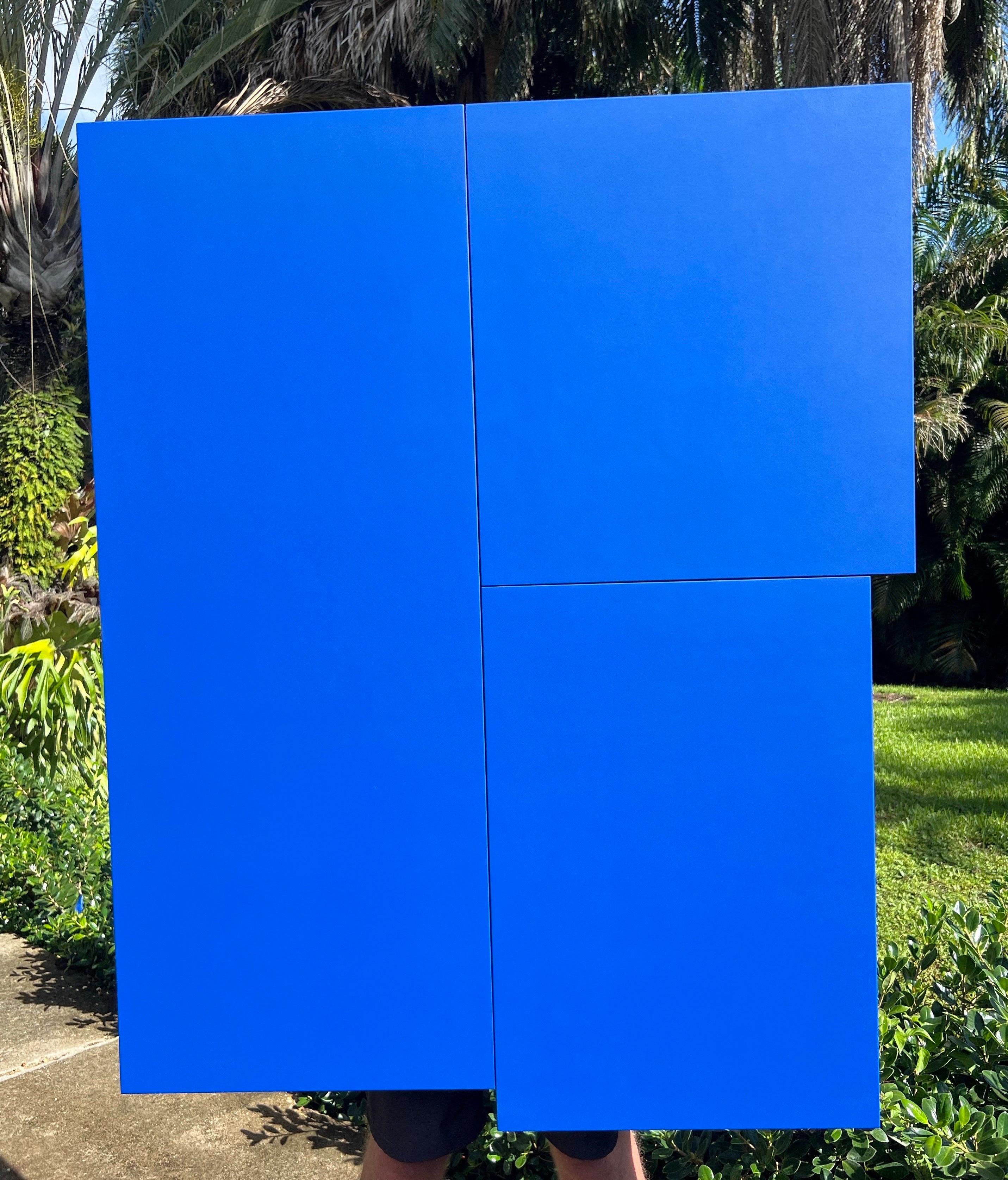 wood assemblage by artist William Finlayson 

Born in Tallahasee Fl, William started his artistic career as a color consultant for his family's Design and Painting company that took on constant projects of custom painted interiors and decorating.