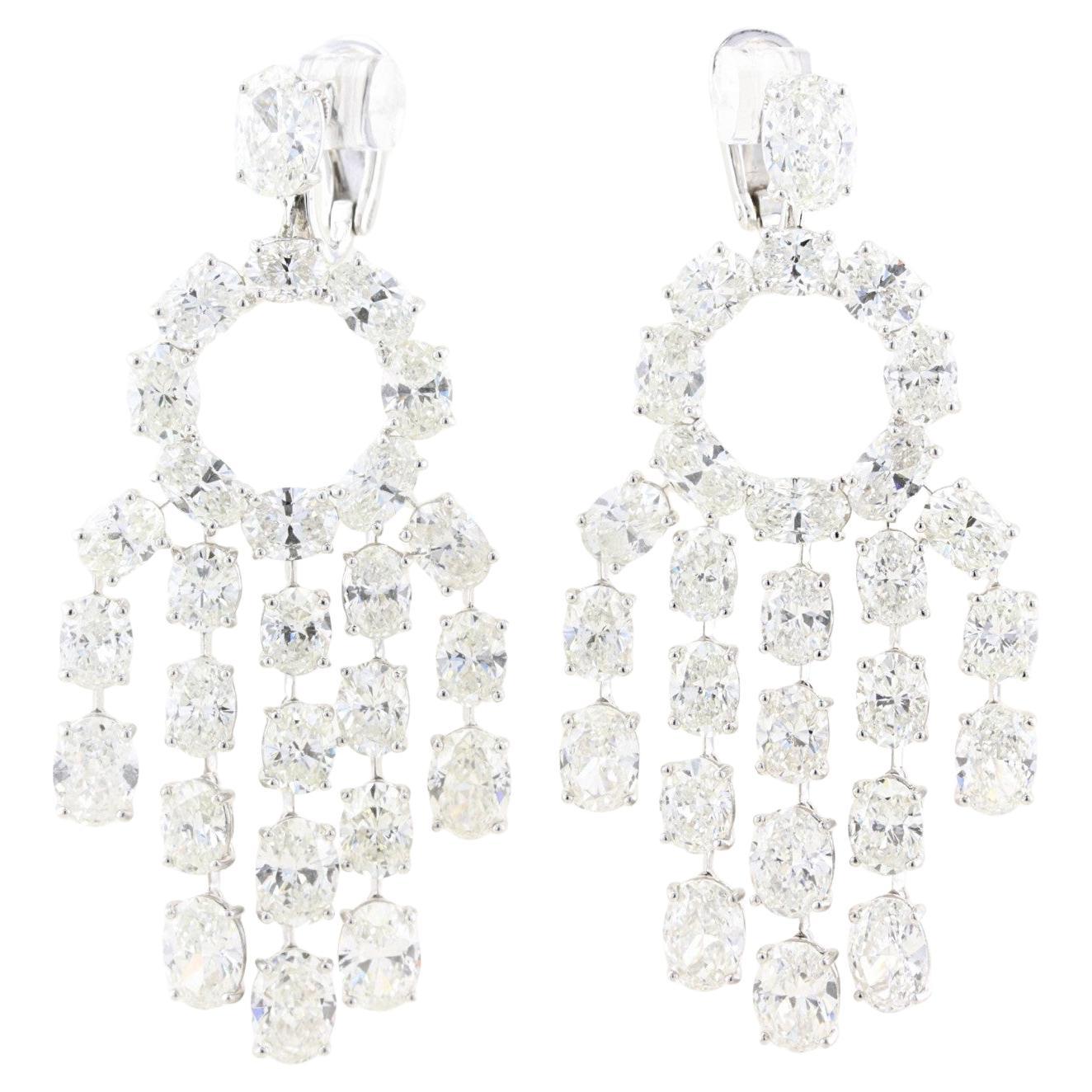 Boucles d
oreilles pendantes en diamant ovale 32ct William Goldberg