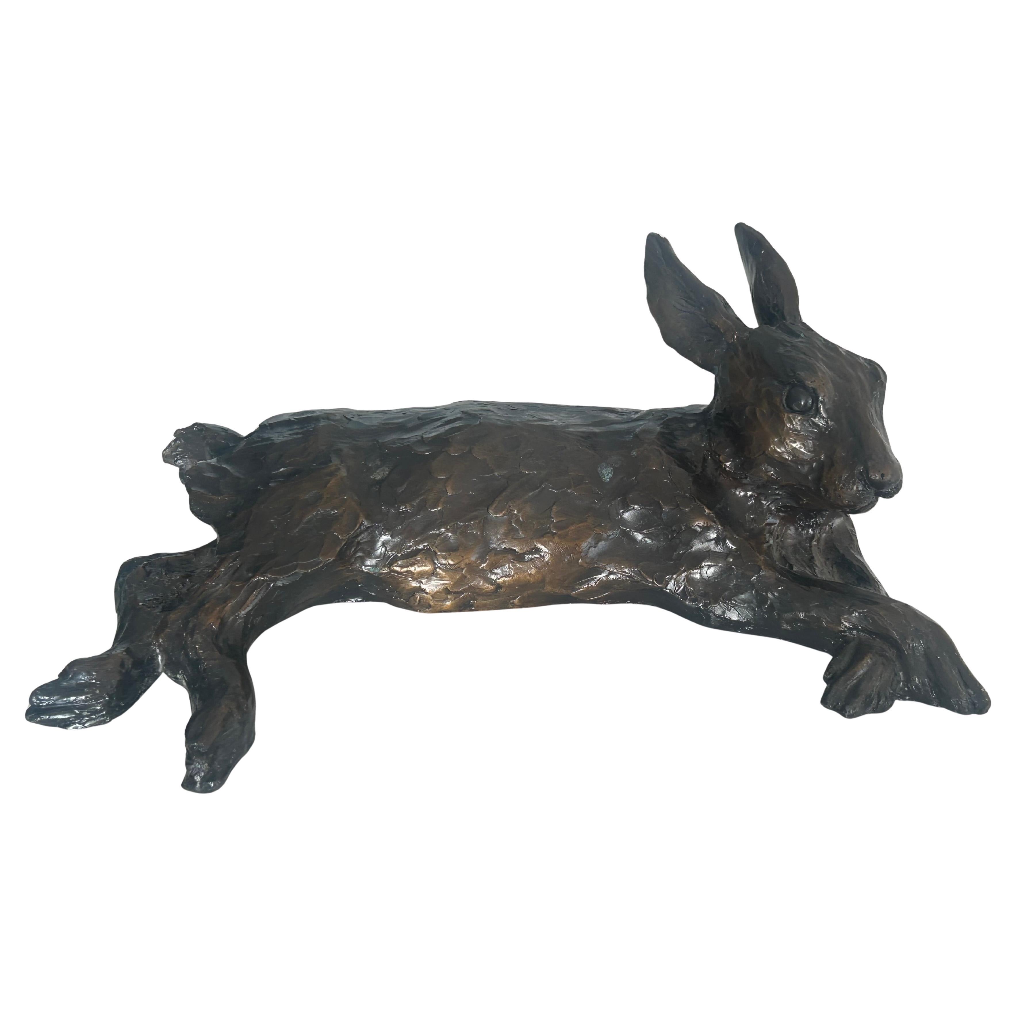 Conejo grande de bronce William H. Turner