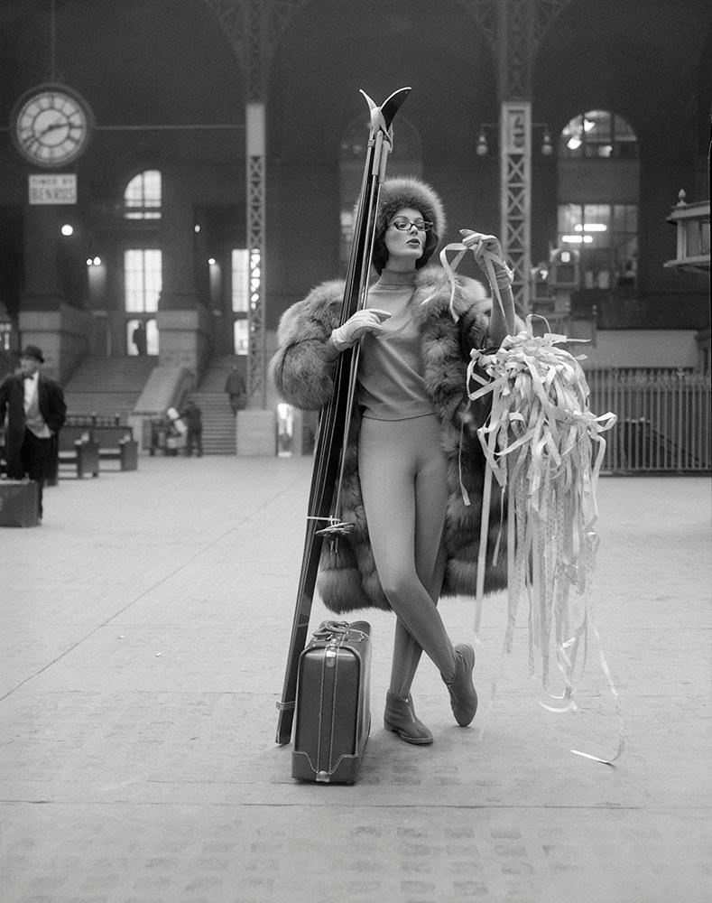 Ticker Tape: Linda Harper, Penn Station - Photograph by William Helburn
