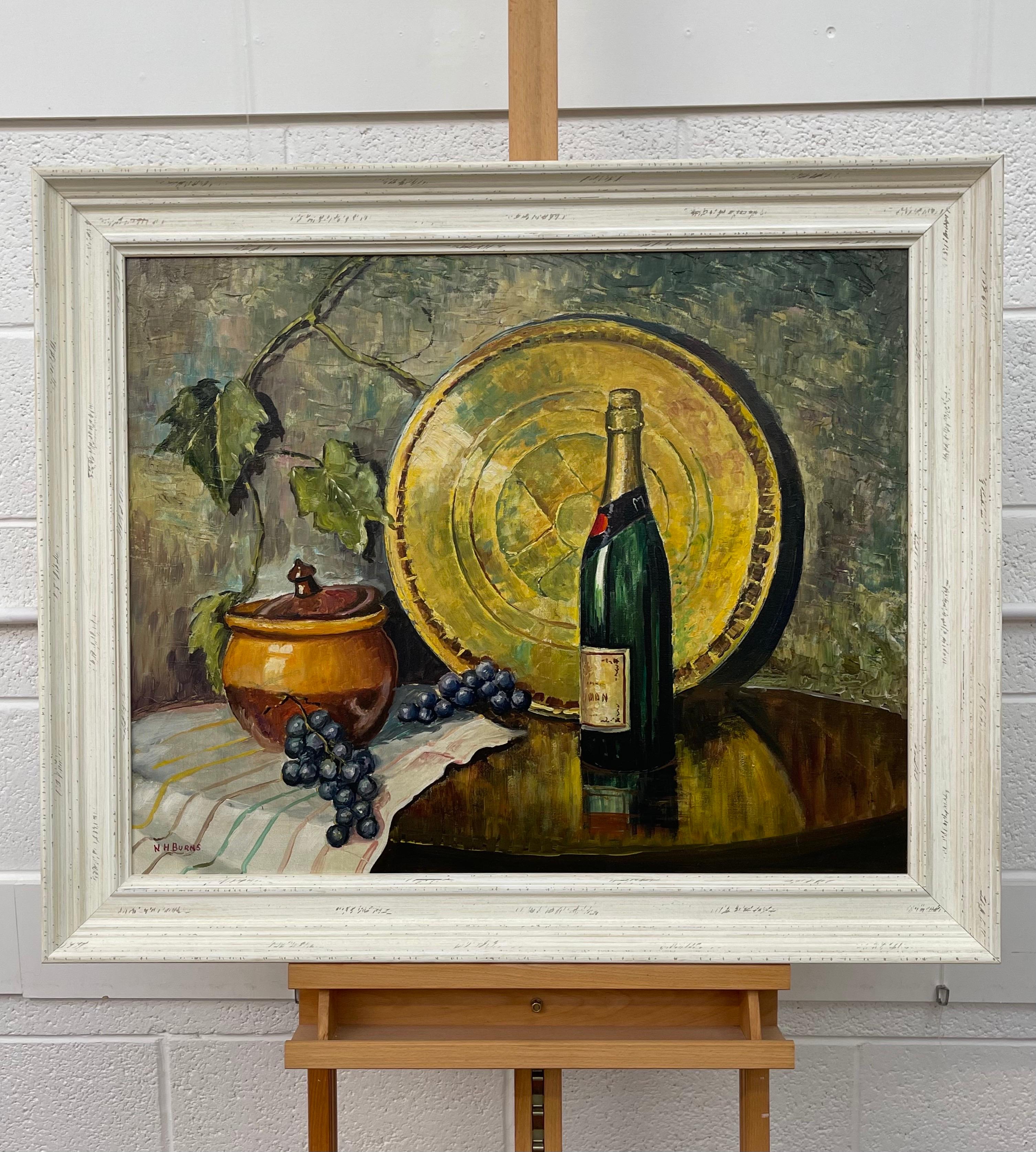 Champagnerflasche mit Trauben Stillleben Ölgemälde des Künstlers des 20. Jahrhunderts (Realismus), Painting, von William Henry Burns