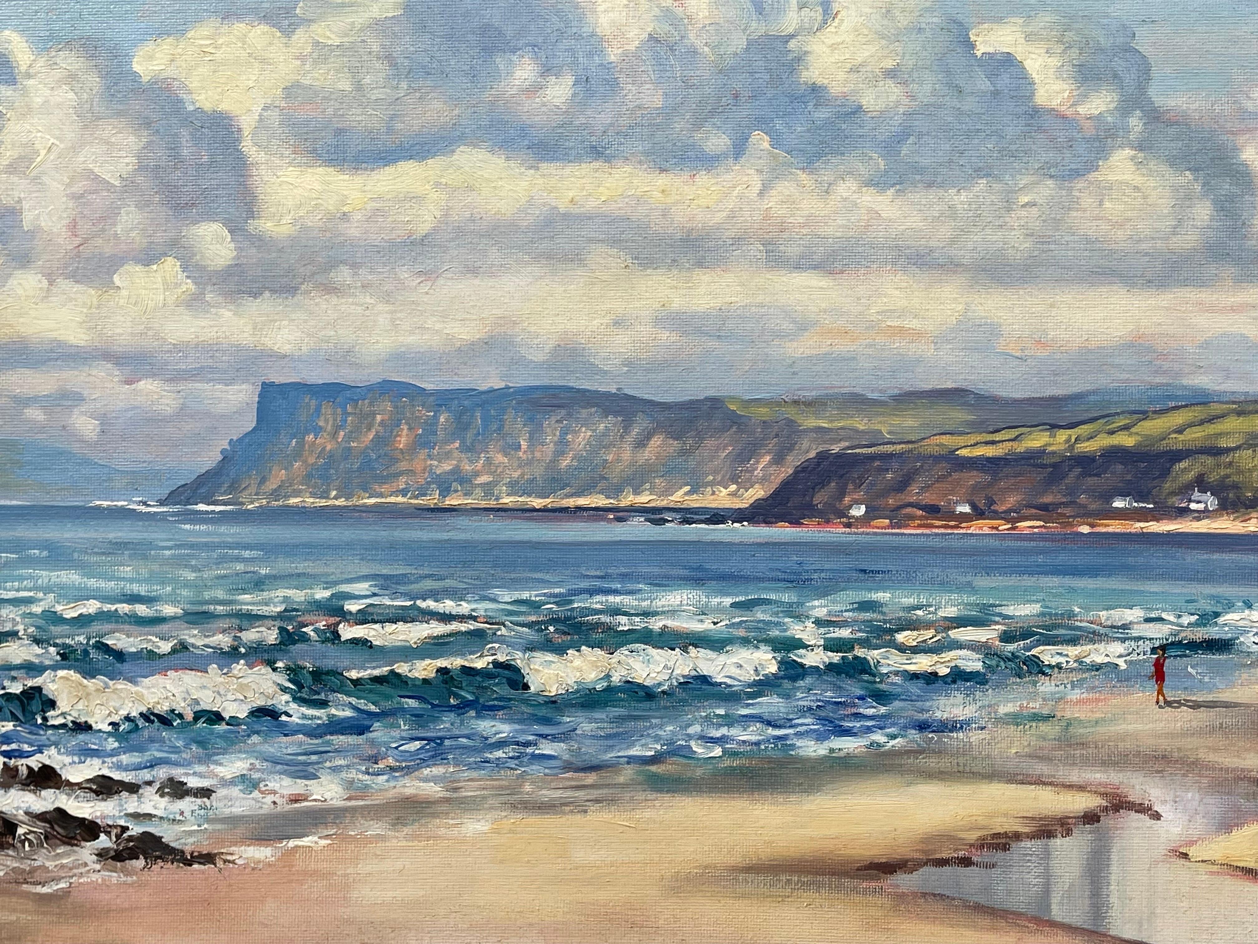 Pittura ad olio originale di una scena di spiaggia a Fairhead in Irlanda, realizzata da un artista irlandese moderno in vendita 1