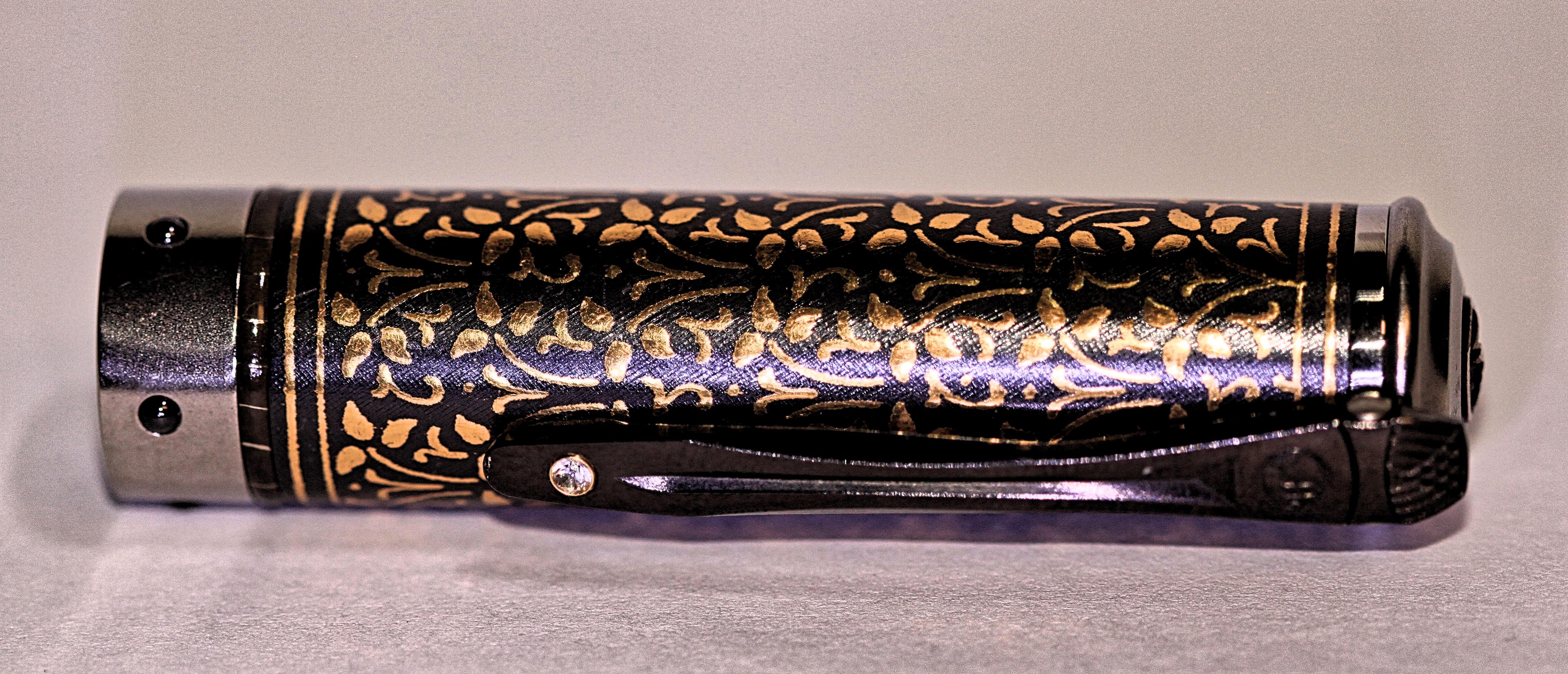 William Henry Cabernet Ivy Limited Edition Roller Ball Pen In New Condition For Sale In Melbourne, FL