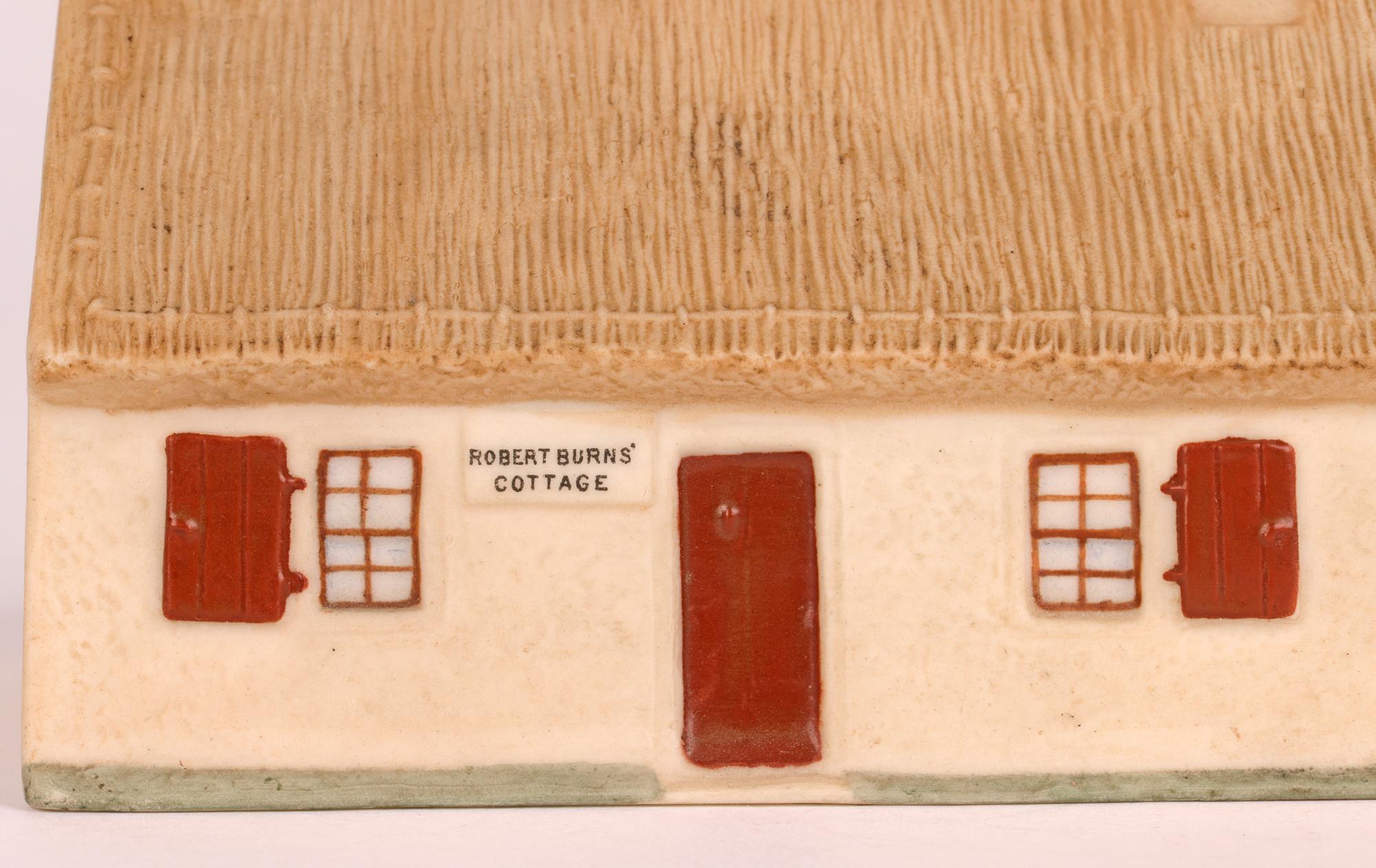 William Henry Goss Modelo de porcelana del quemador de pastillas Cottage de Robert Burn 1893 en venta 10