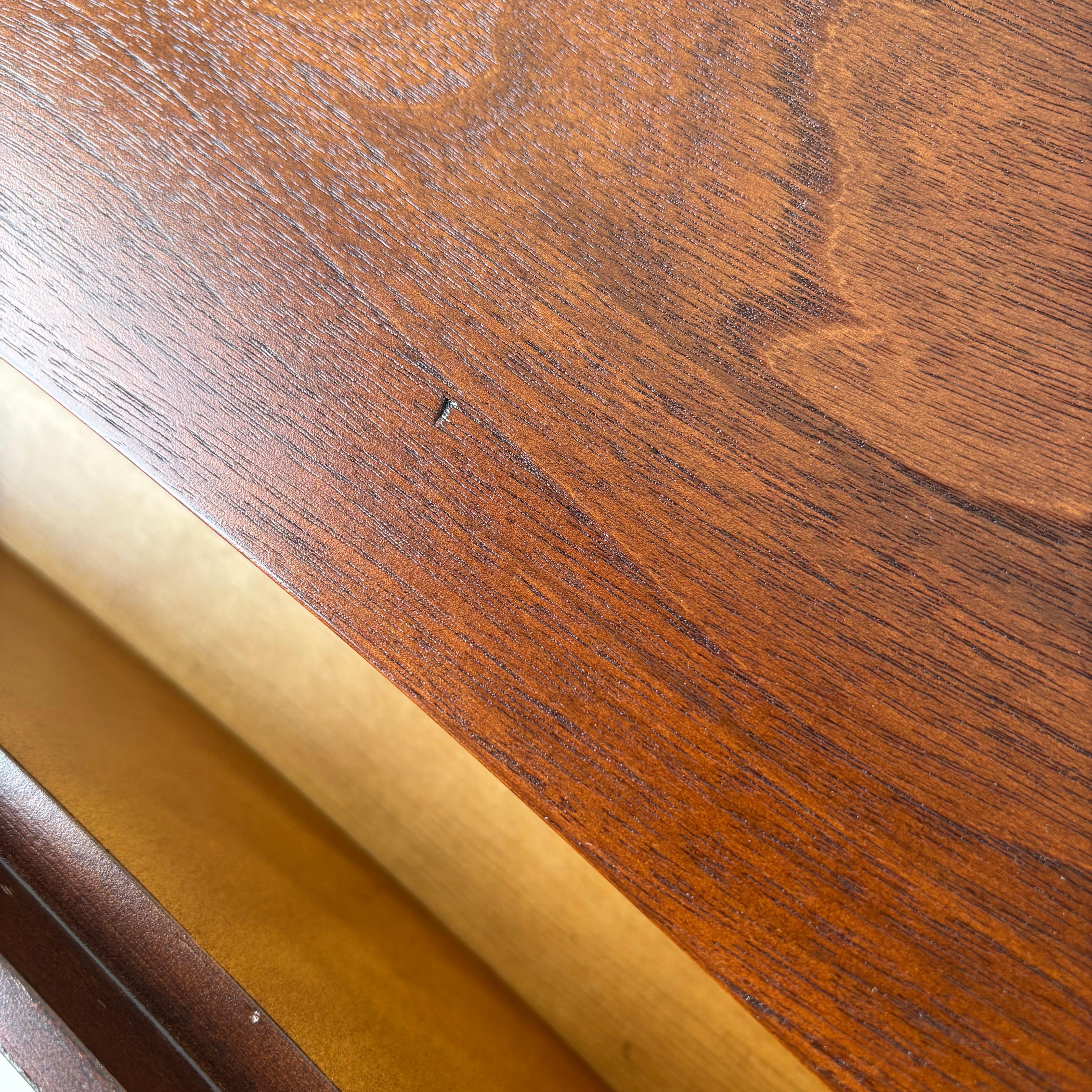 Paire de tables de nuit 