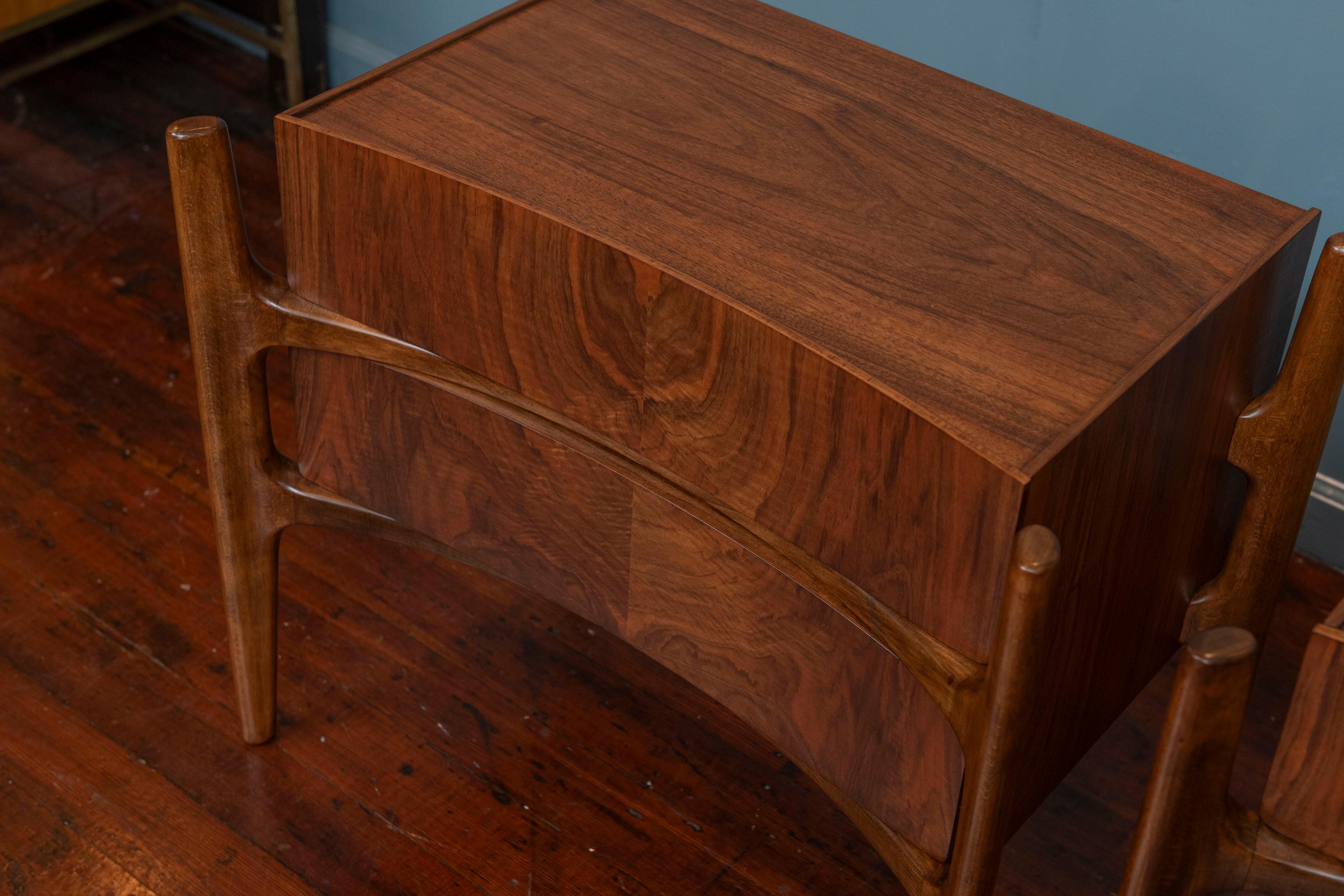Mid-Century Modern William Hinn Nightstands For Sale