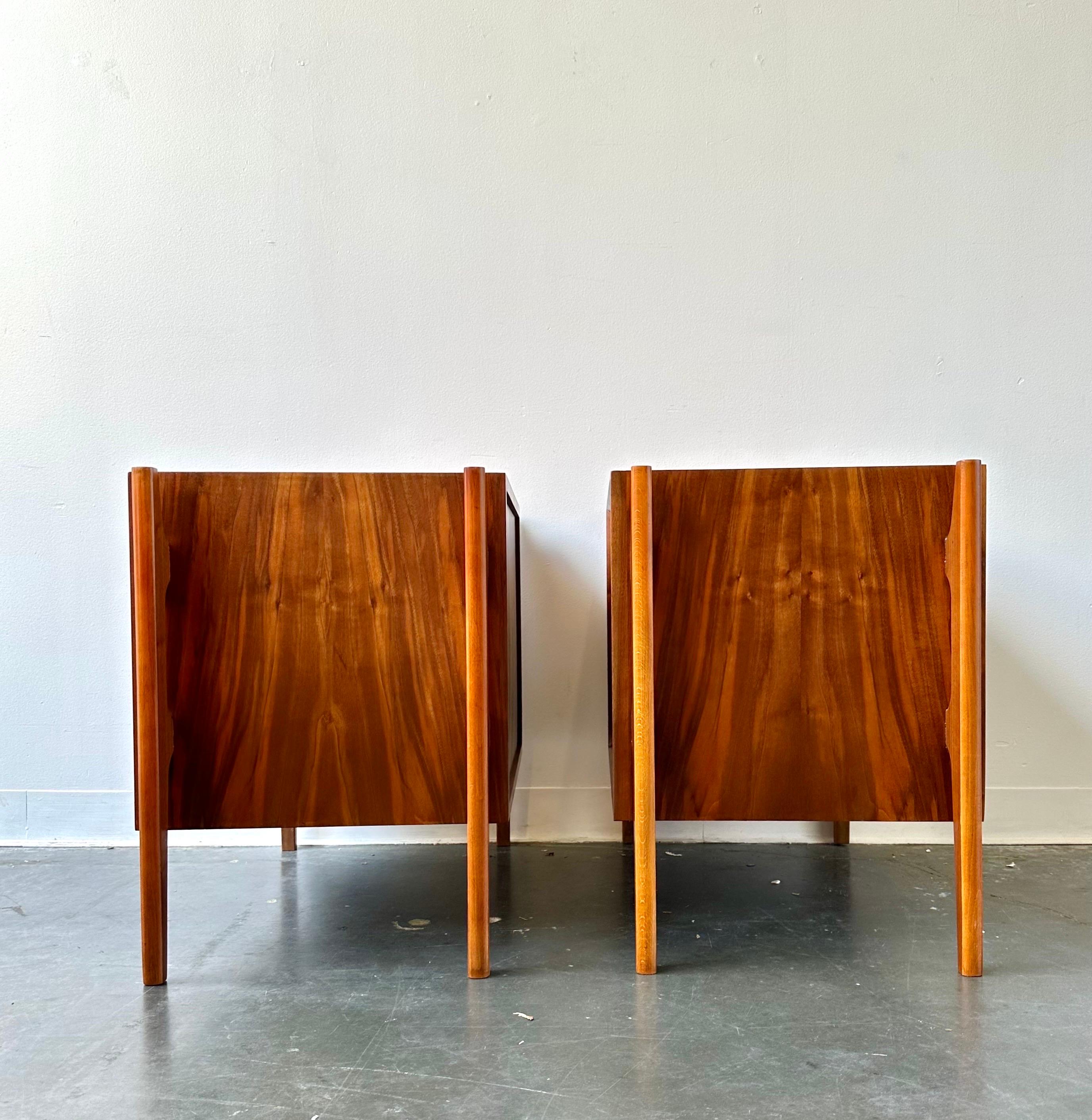 Mid-20th Century William Hinn style exoskeleton nightstands by Jorgen Clausen - set of 2 - MCM For Sale