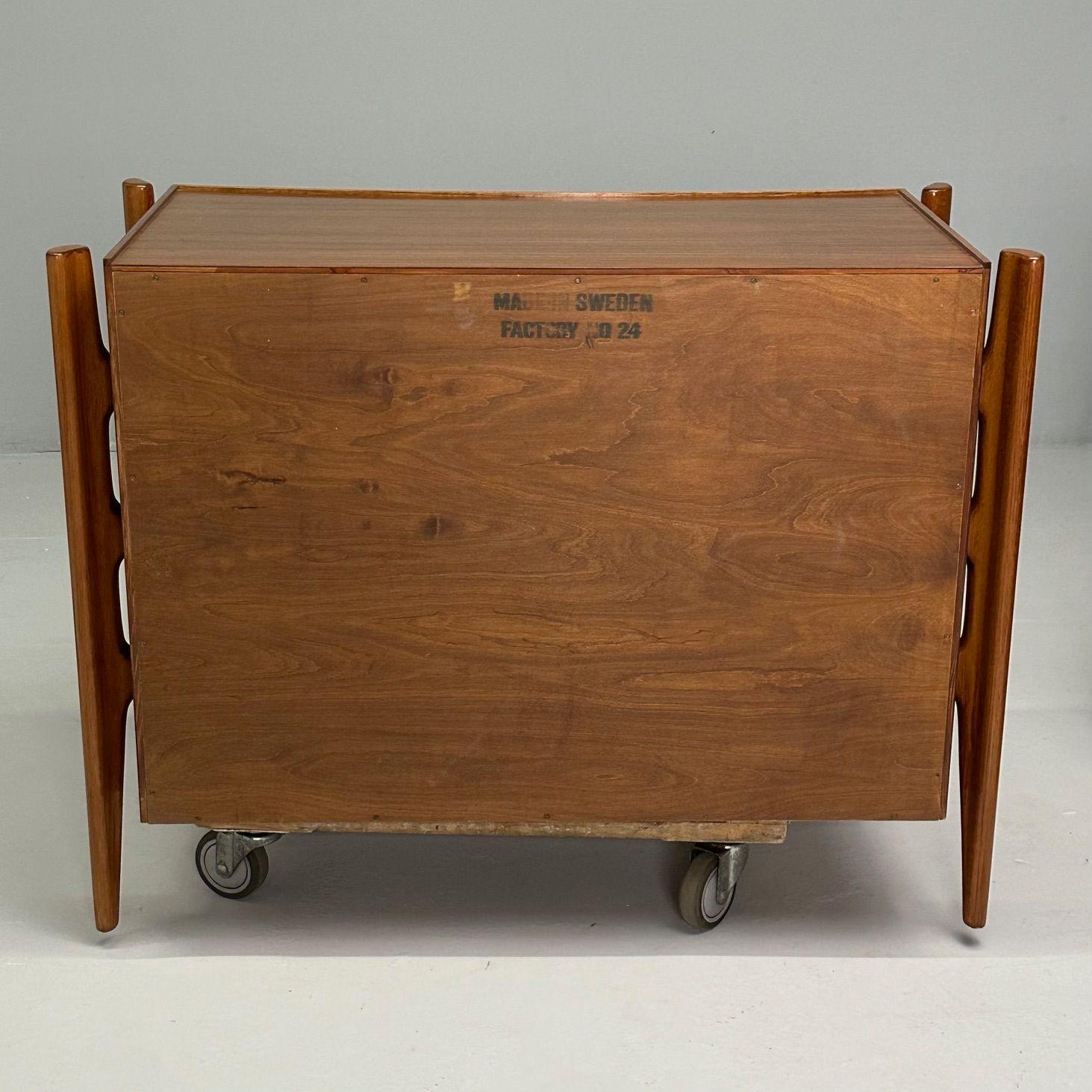 William Hinn, Schwedische Mid-Century Modern-Kommoden, Skulpturale Kommoden, Nussbaum, 1970er Jahre im Angebot 5